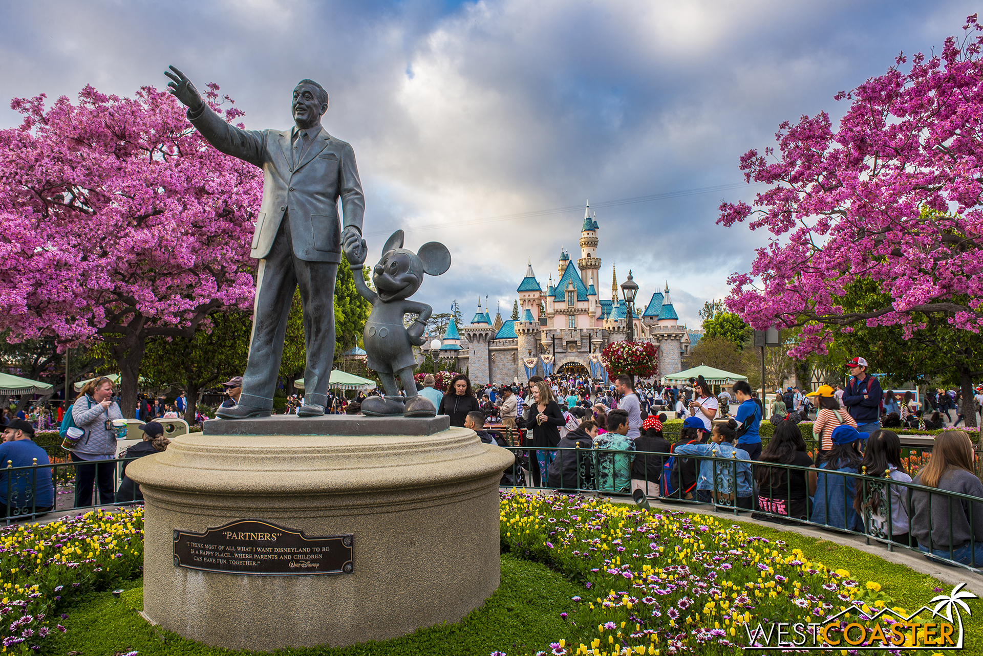  One more day shot of Walt and Mickey. 