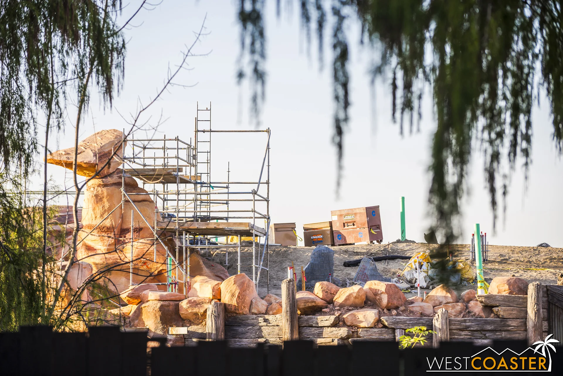  It's going to be pretty cool walking through here eventually.&nbsp; Or maybe warm--the theming definitely gives off more of a warm feel. 