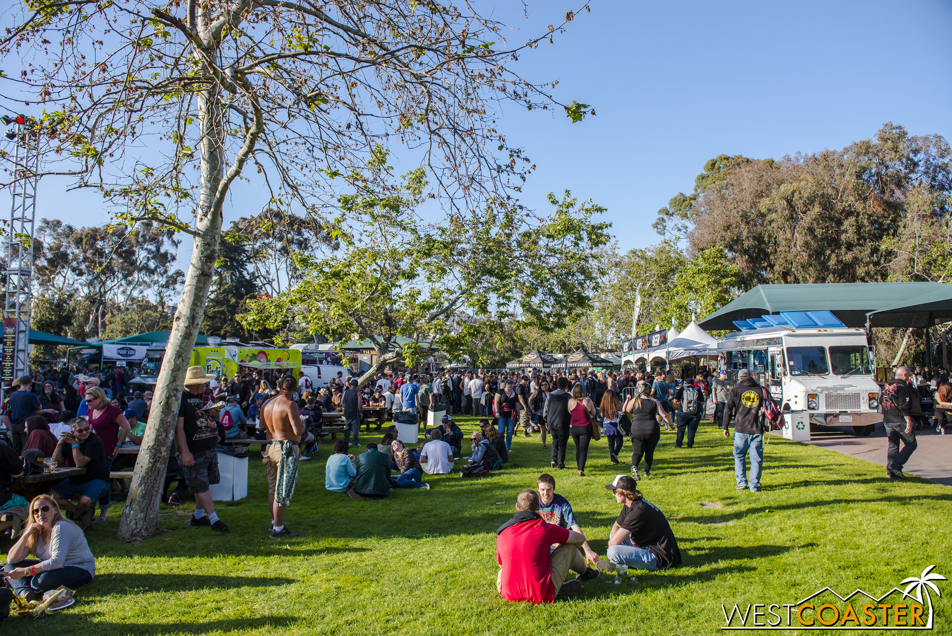  By the late afternoon, it had gotten busy but not overly packed. 