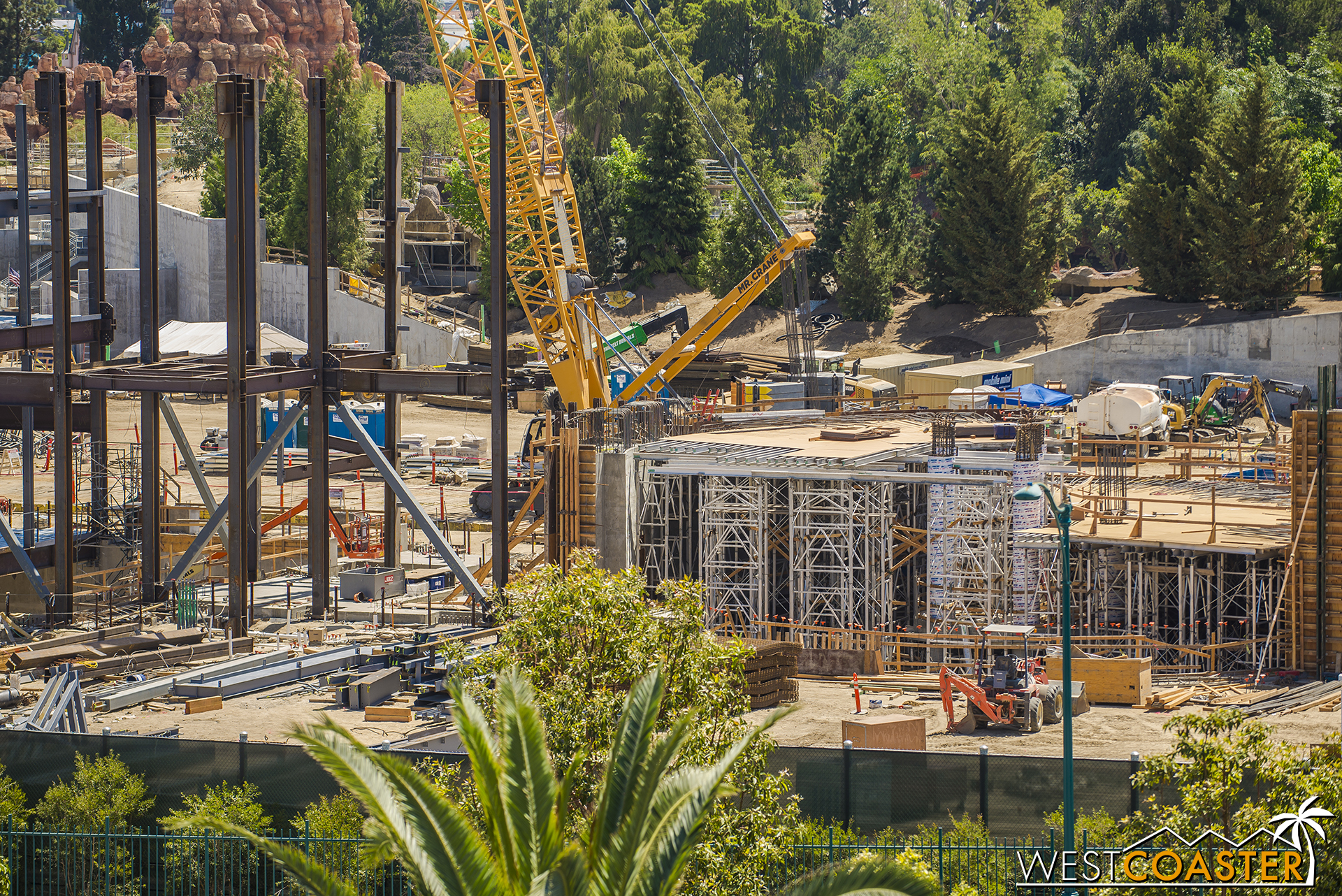  And around what used to be a pit, some very tall structures are shaping up. 