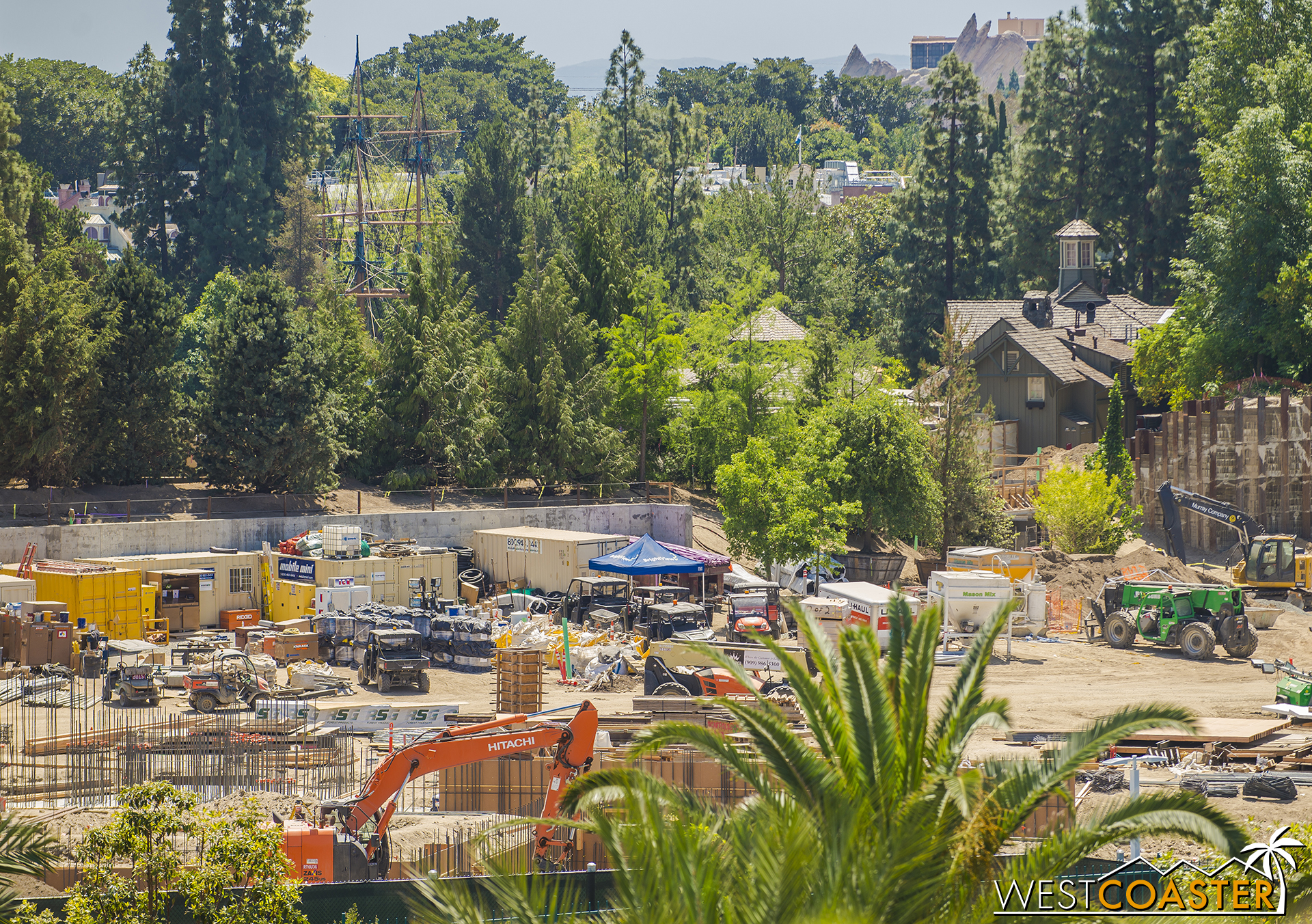  And as we pan over toward the Hungry Bear, despite the added foliage, we can sort of see the progression of the Disneyland Railroad bridge that will span over the Critter Country entrance into "Star Wars" Land. 