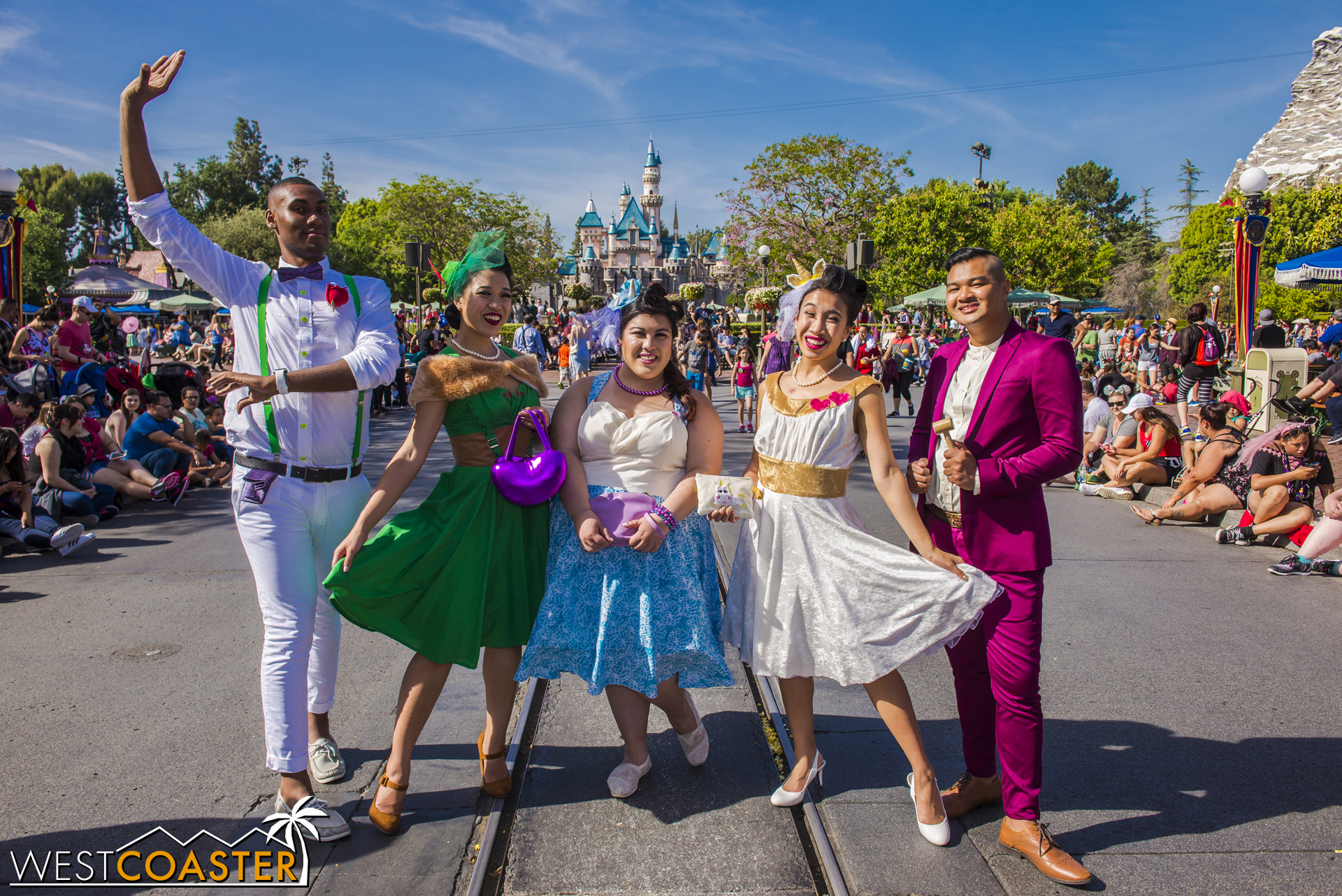  After vanquishing Zurg (but somehow sparing Lotso), this  Toy Story  Disneybound group was complete--including Spanish Mode Buzz Lightyear (  @Disneyland_Over_Everything   on Instagram). 