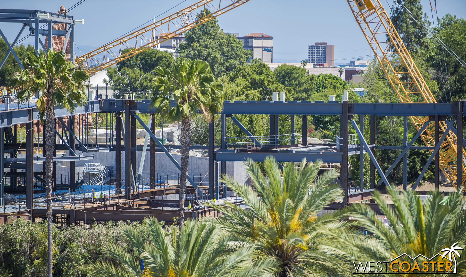  The bigger this building grows, the more monumental the First Order ride looks like it will become. 