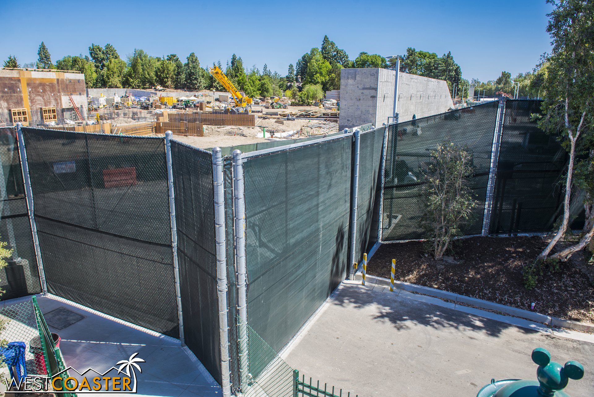  Lets glance in the direction of Critter Country.&nbsp; That wall has been up for a while but hasn't been extended.&nbsp; My guess is that the groundwork they're laying now will eventually tie into the already freestanding wall. 