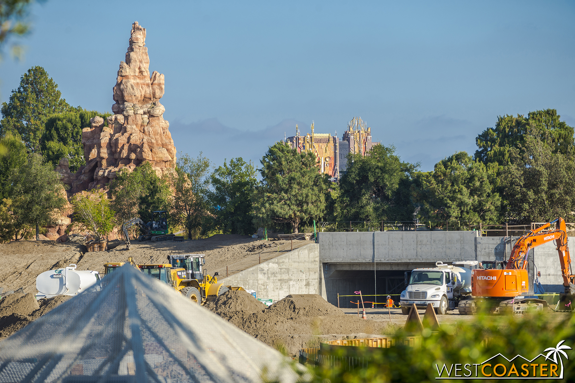  A closer-to-ground level look at one of the tunneled main entries.&nbsp; If you thought entering Cars Land through Pacific Wharf was epic, imagine this approach! 