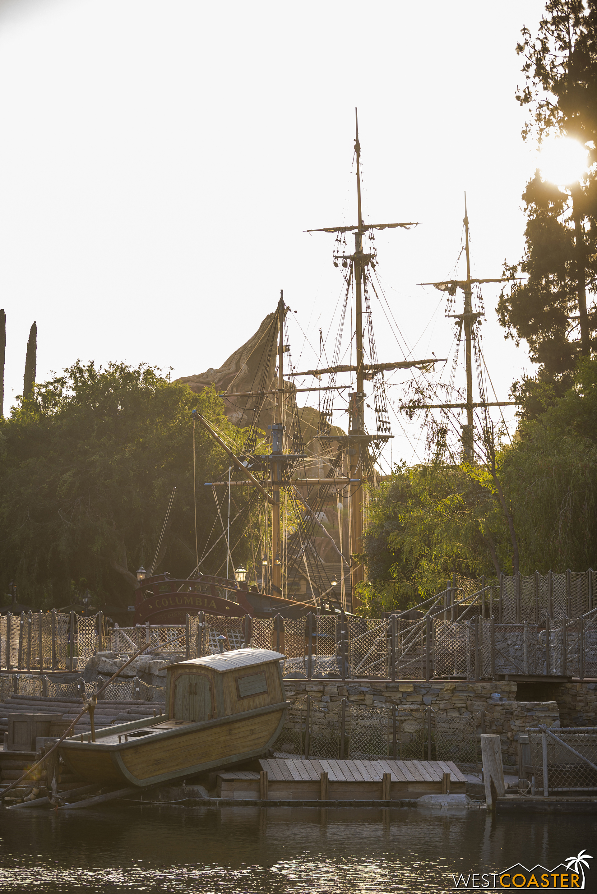  Disney recently teased some changes to the new version of FANTASMIC! and hinted that an opening date will be announced soon.&nbsp; Expect deep into summertime--August or maaaaybe July. 