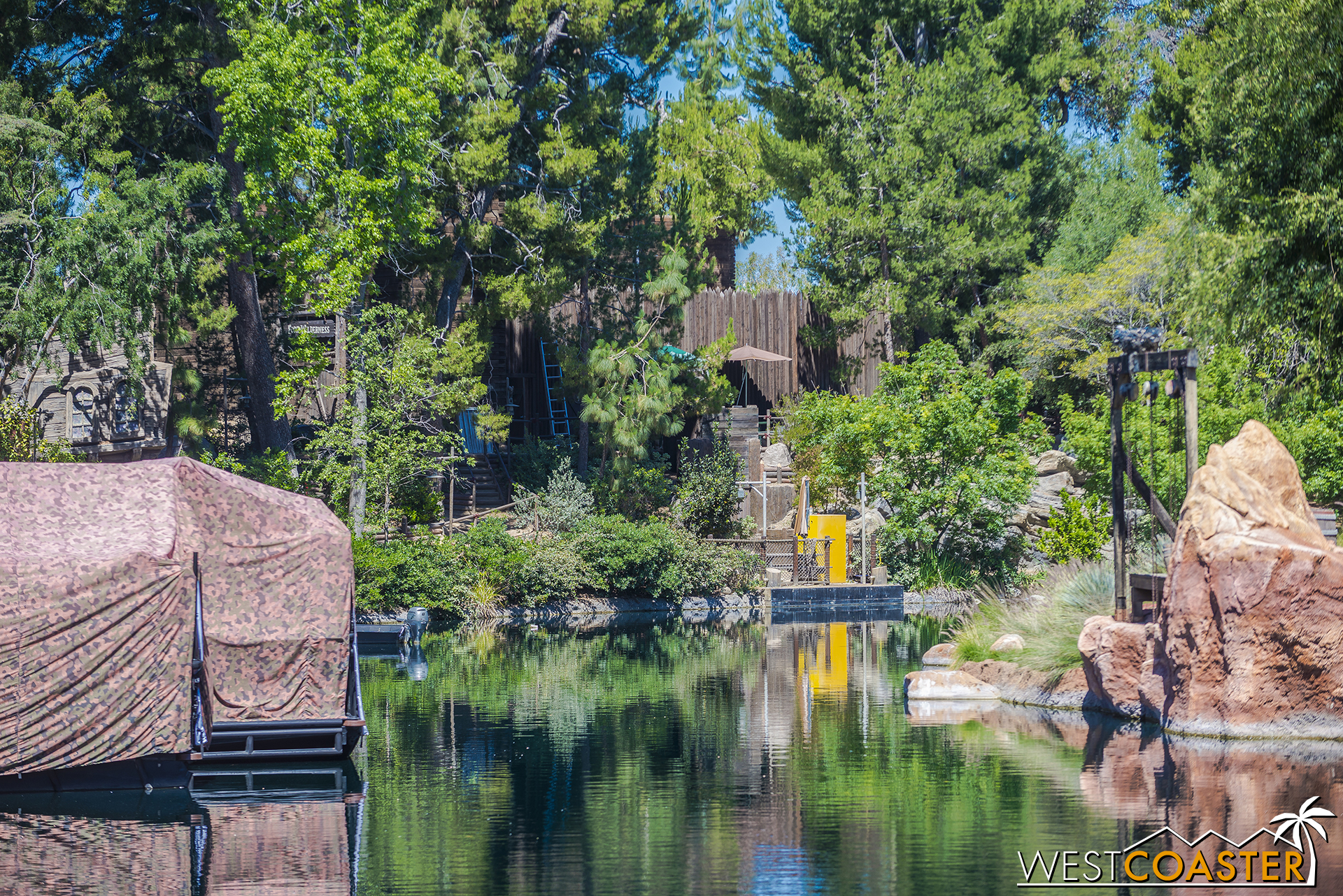  Along the Rivers of America, the dams are totally down. 