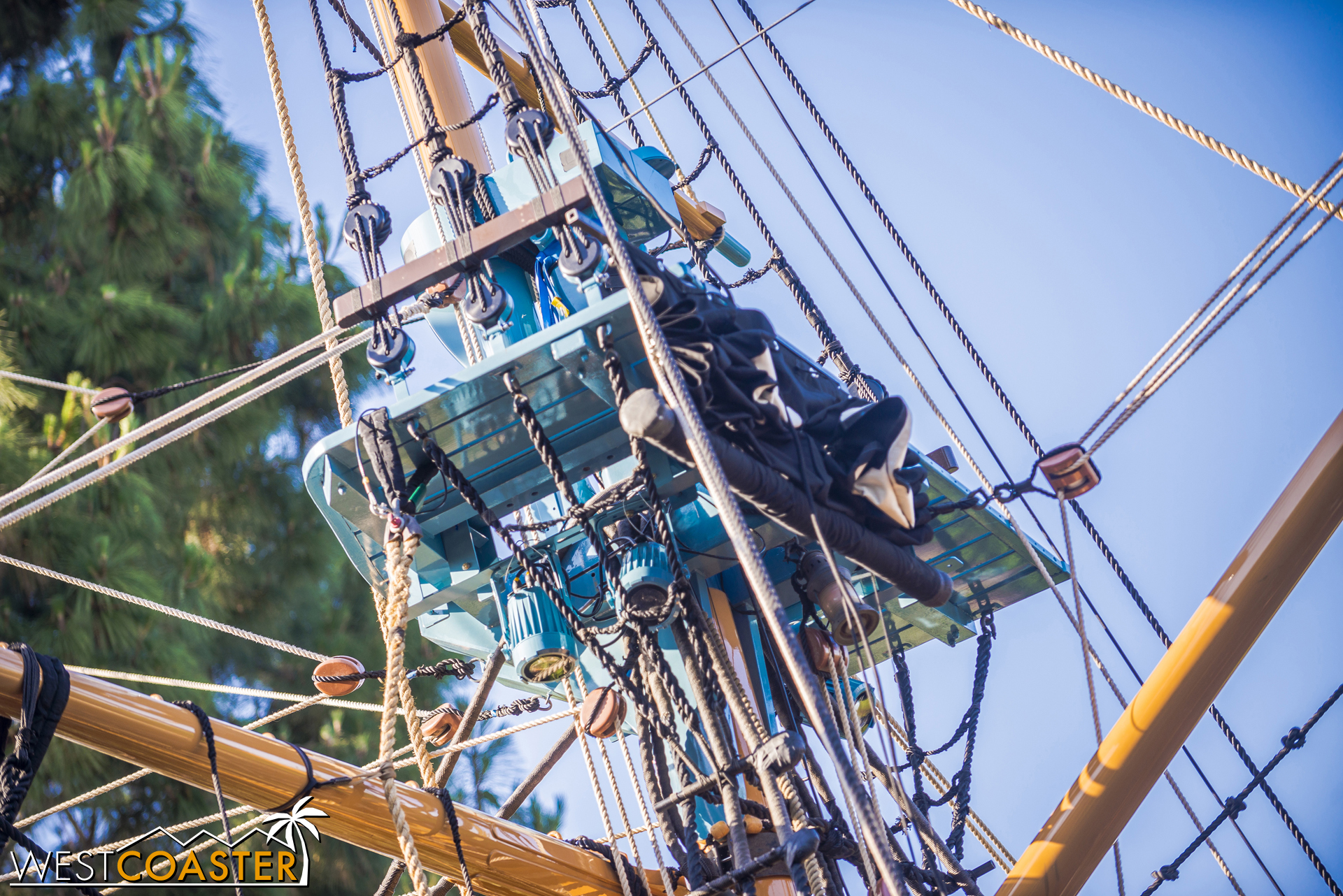  Lighting has been cleverly hidden in with the mast and sort of camouflaged behind the rigging. 