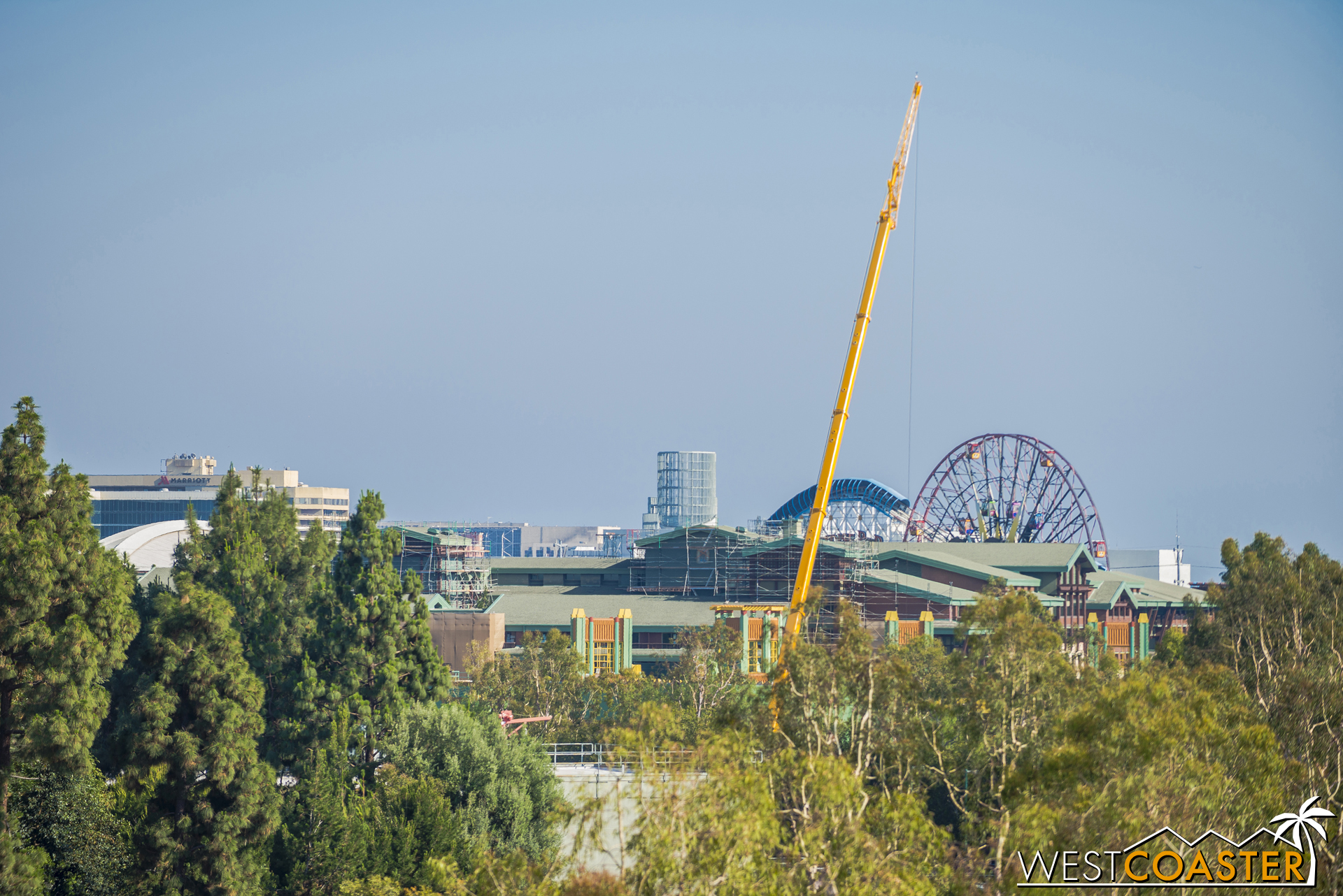  There's also a crane for the Downtown Disney construction of Splittsville too.&nbsp; Though I didn't quite have time to snap some photos, that building has a lot of steel up now! 