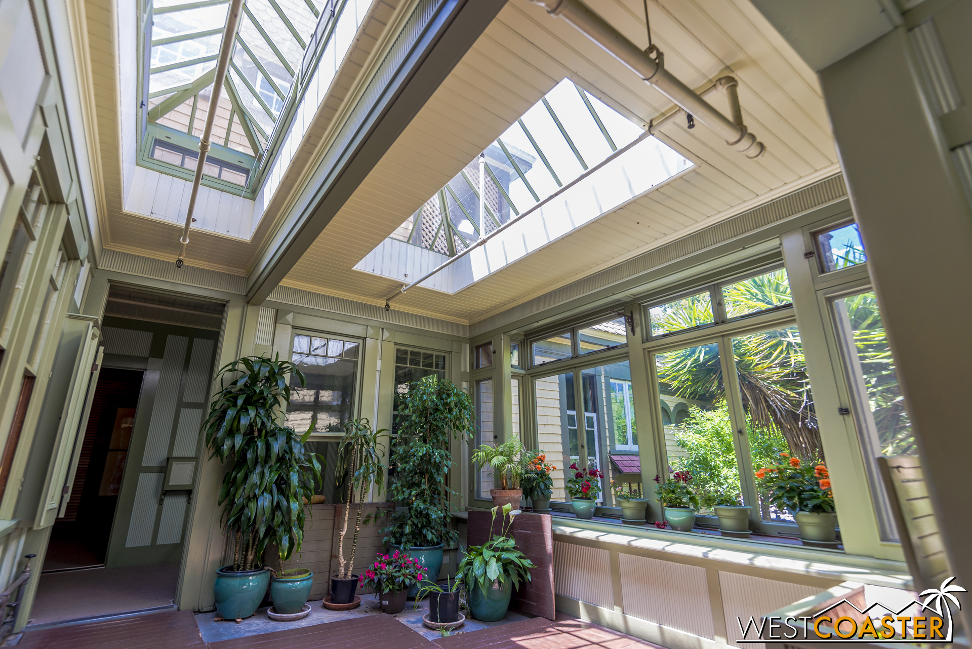 This greenhouse area is quite lovely.