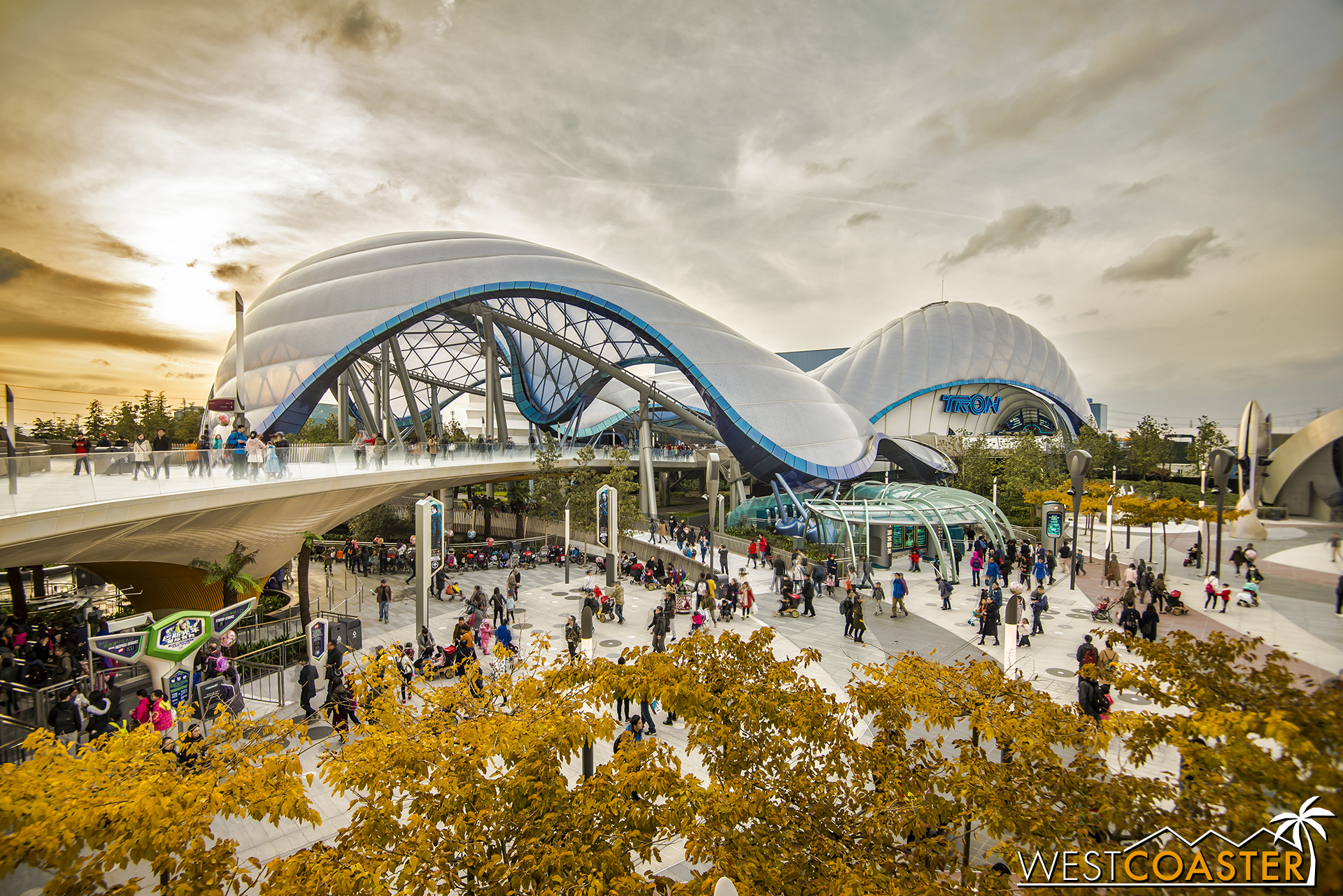 Fall foliage and a nice sunset over TRON: Lightcycle Power Run.