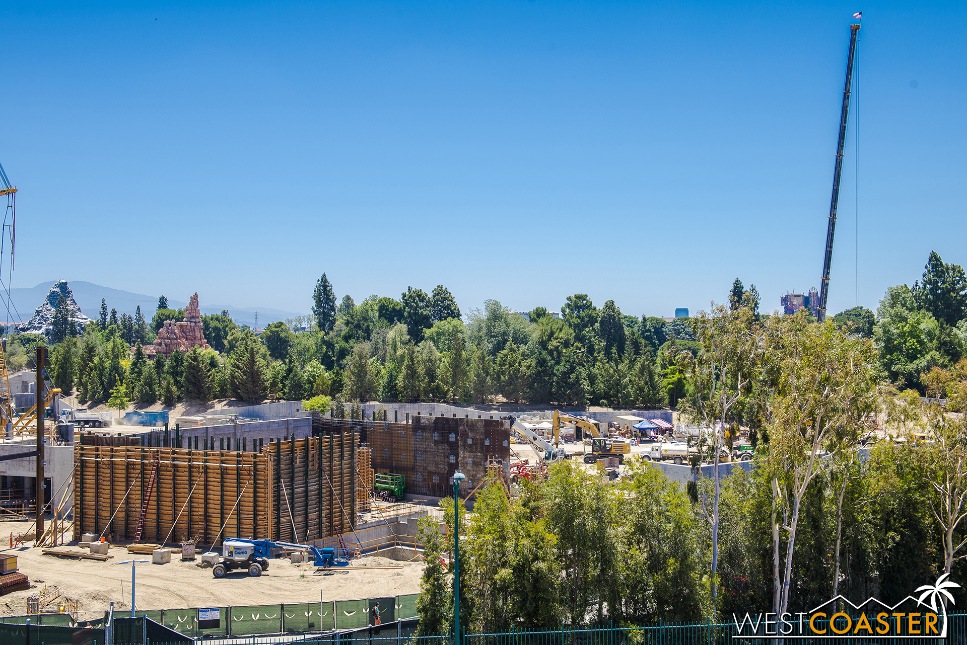  On this side, formwork continues to go up for ancillary buildings not officially enveloping the ride. 