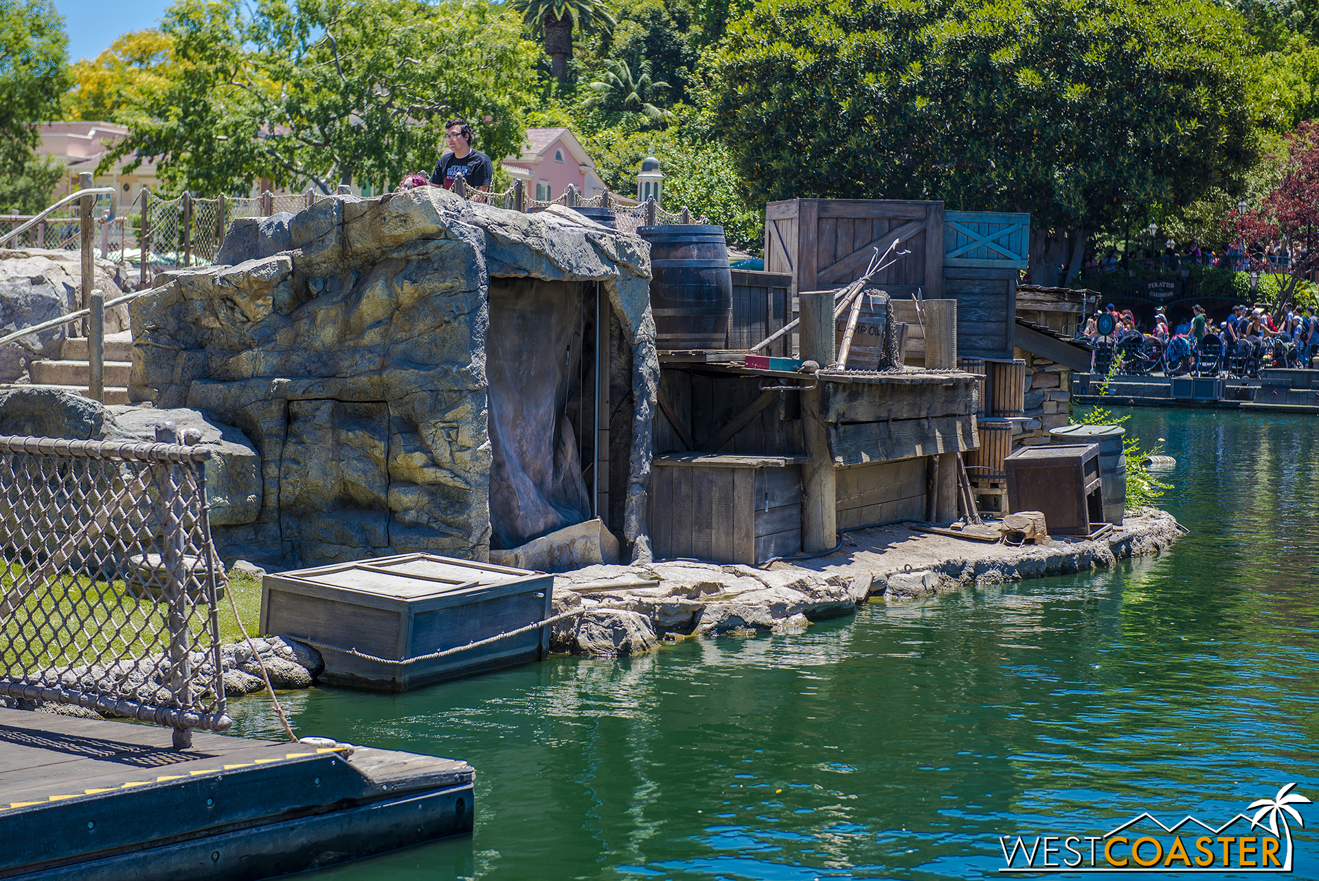  Well, it appears that Tom Sawyer Island isn't totally complete, but as you'll see in tomorrow's update, it's basically there. 