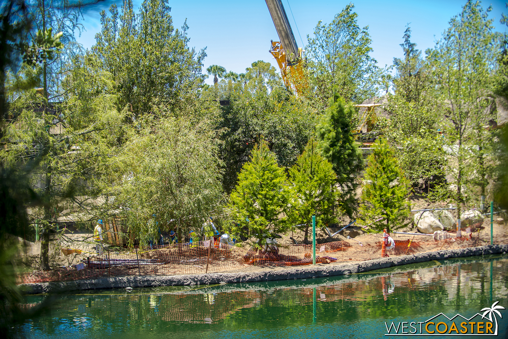  The reopening of Tom Sawyer Island has provided glimpses of the eventual riverside path from Critter Country to "Star Wars" Land, but from the river's side. 
