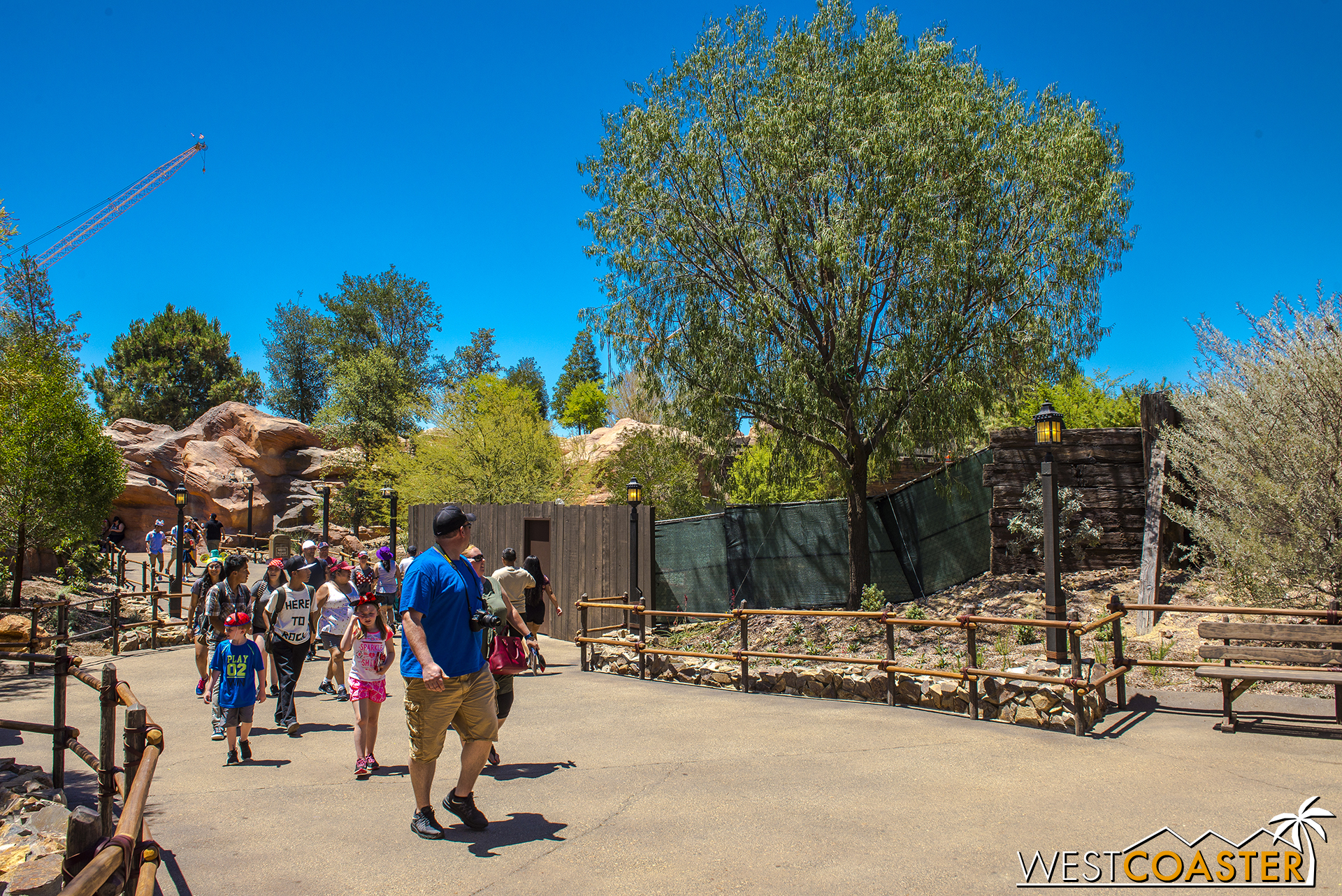  Speaking of the Fantasyland entrance to "Star Wars" Land... 