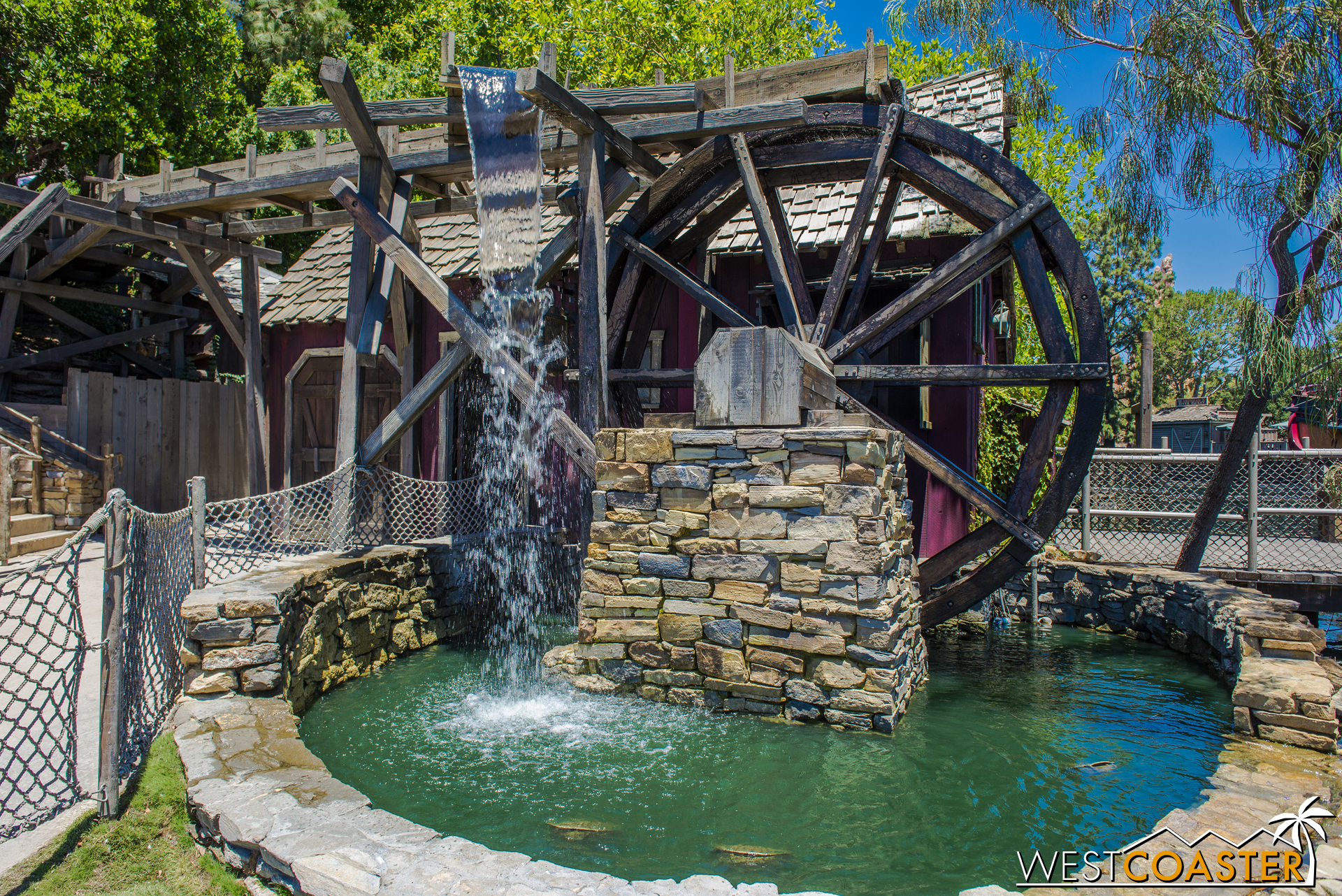  The water wheel. 