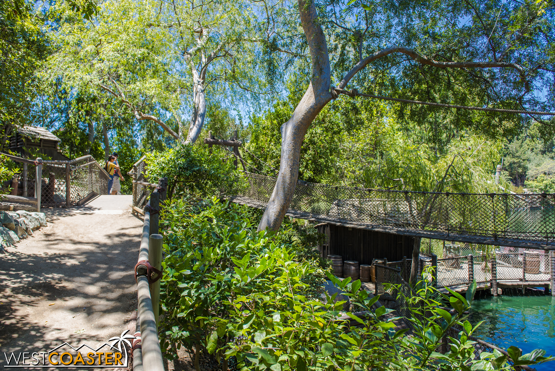  Heading over to the rope bridge area, we find some things not quite complete. 