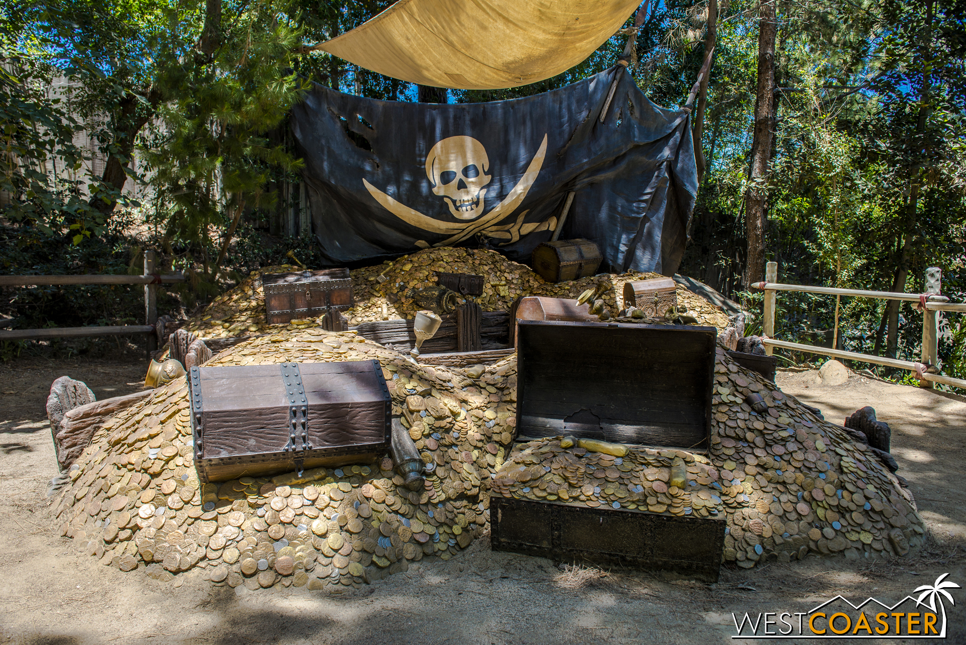  The pirate treasure photo op at the back of Tom Sawyer Island. 