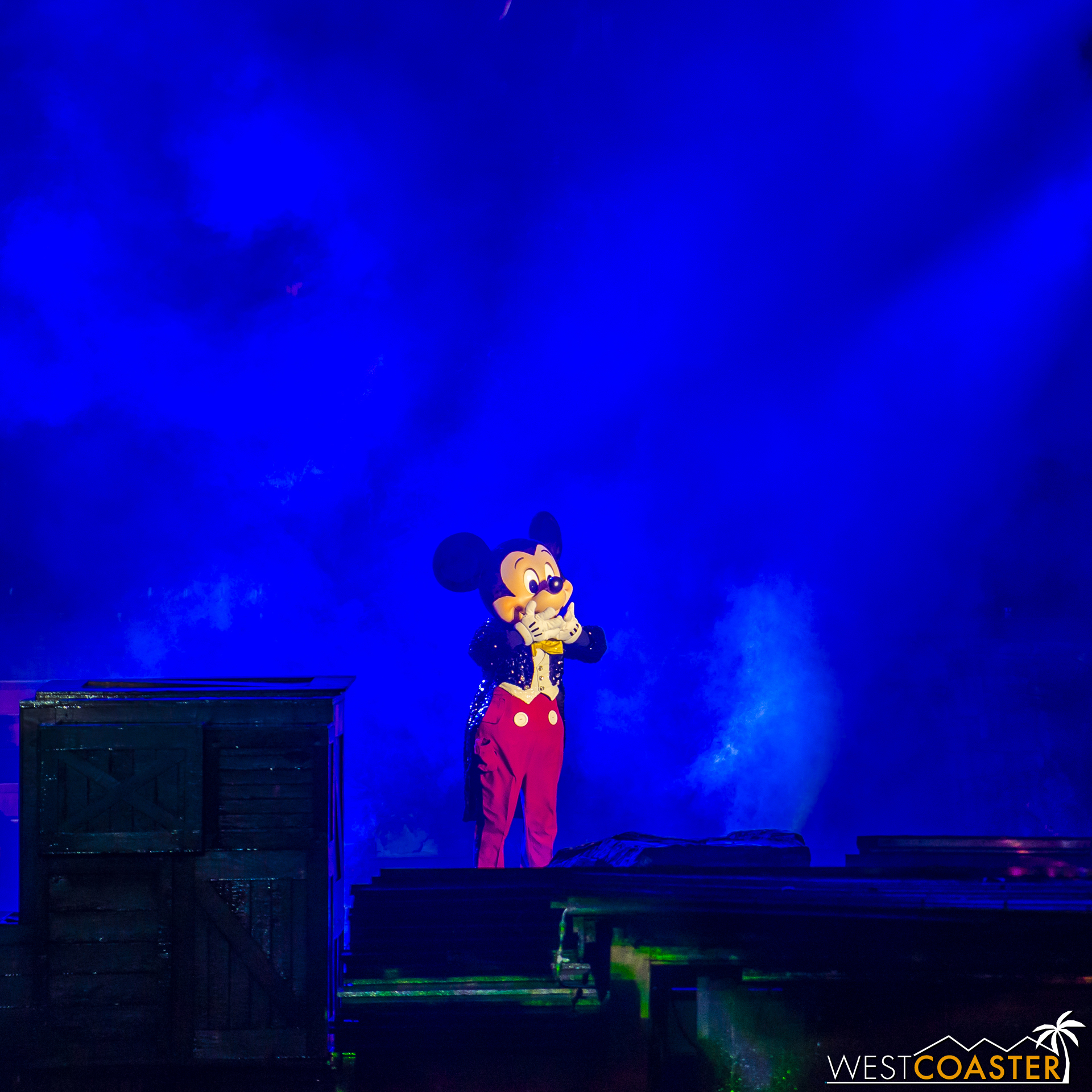  And with that recognizable Mickey Mouse "aw shucks" chuckle, he disappears, capping off the show. 