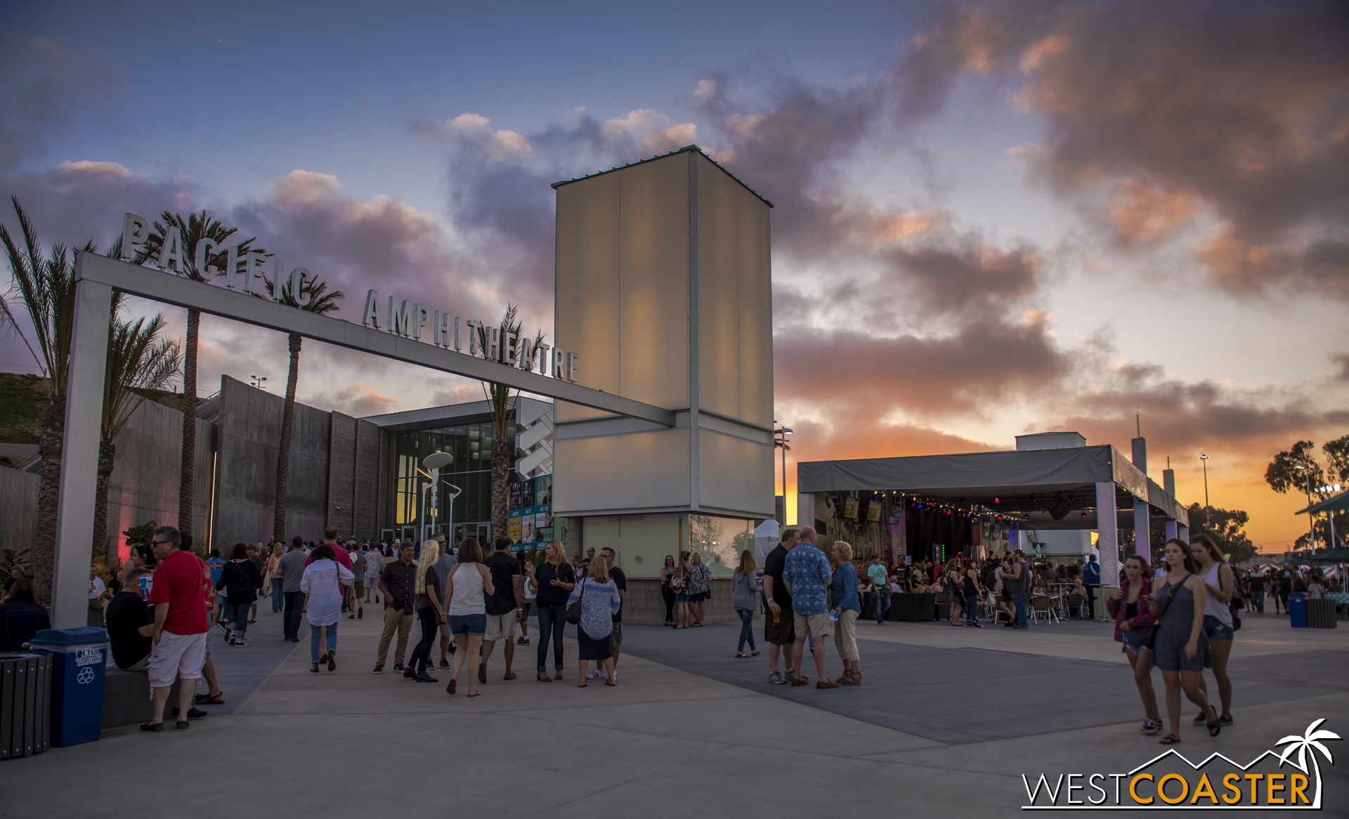  The skies were particularly dramatic the evening I was at the Fair. 