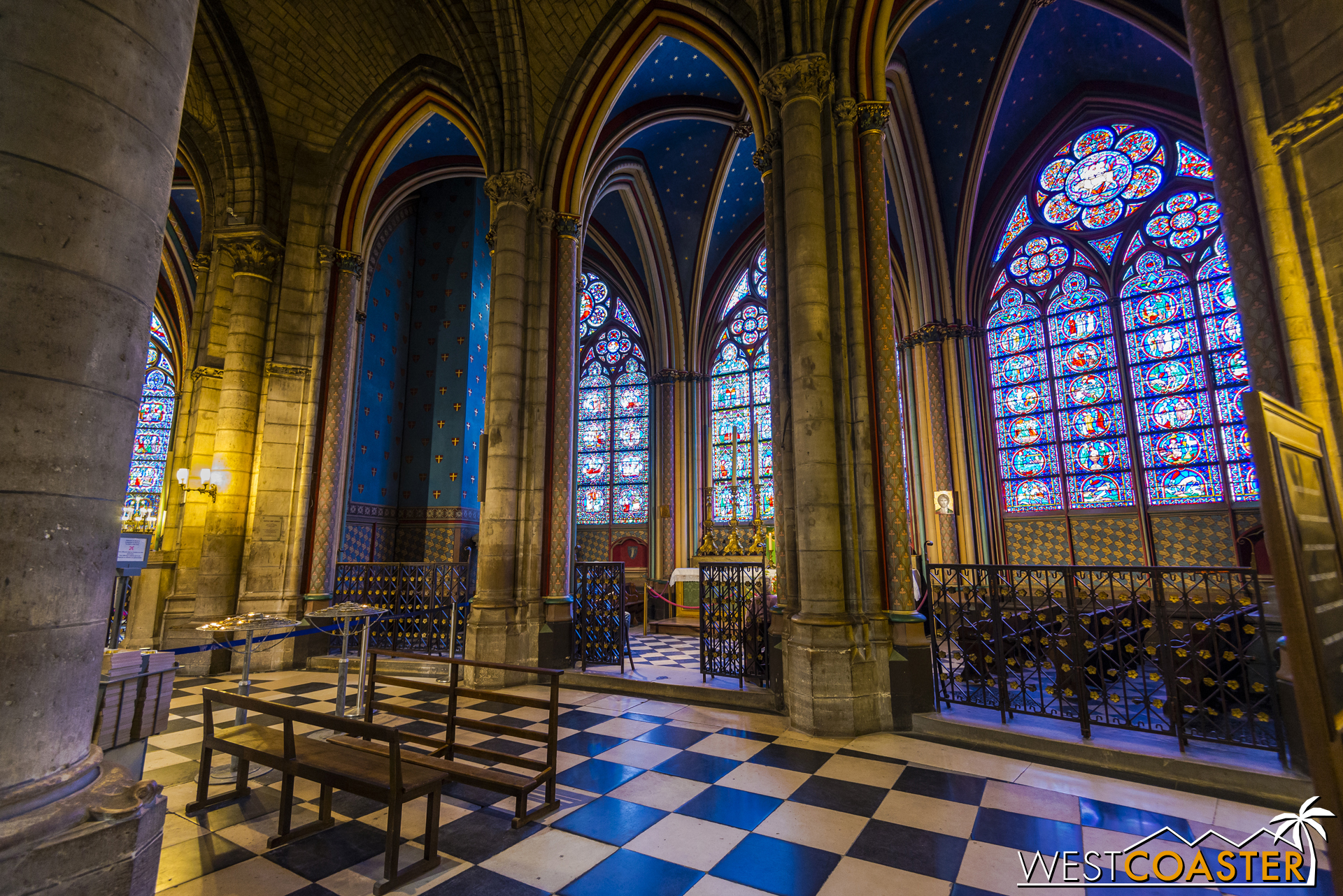It's rare to find a quiet spot of solitude within the cathedral, but sometimes, timing can be fortuitous.