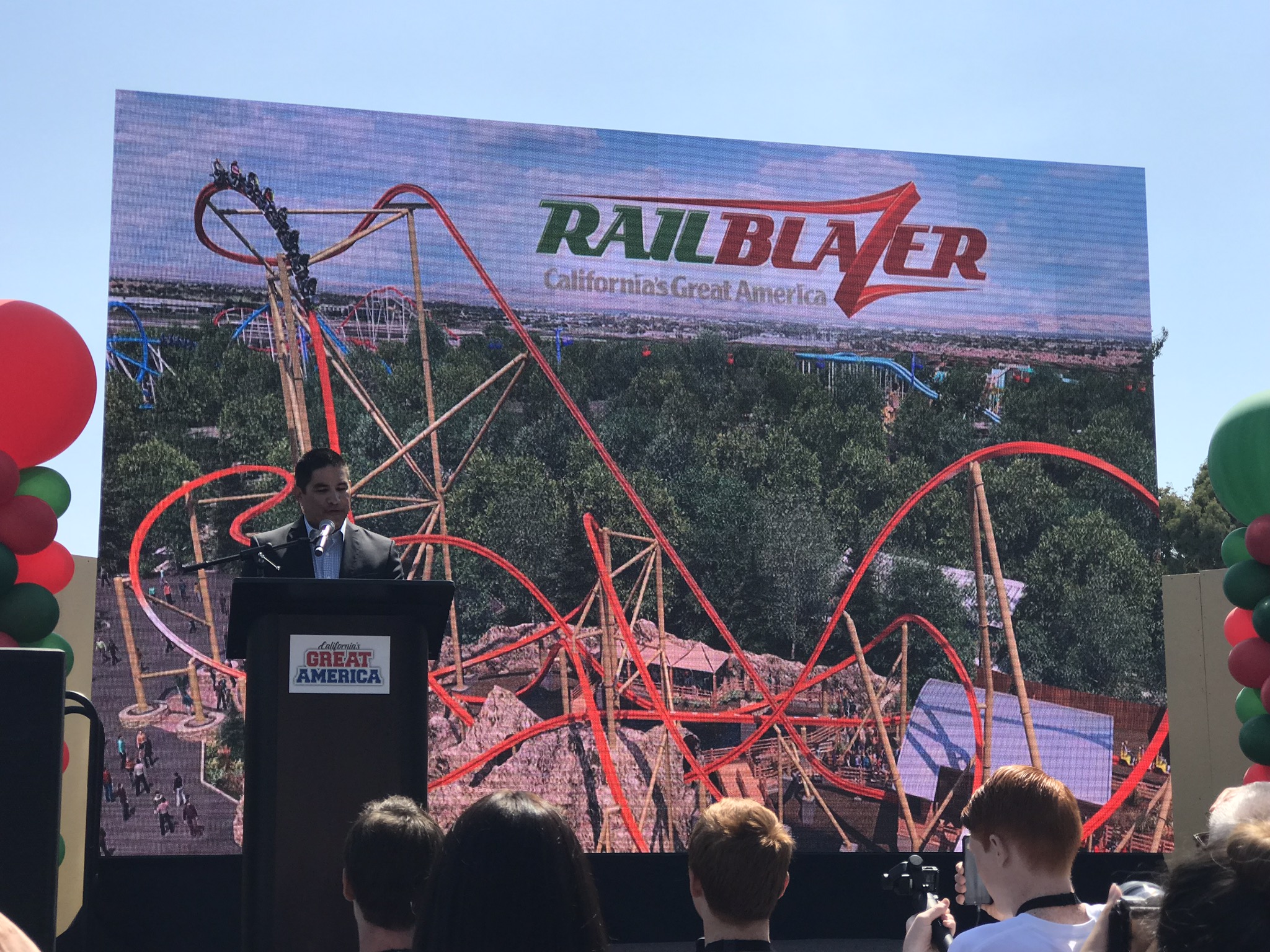 It's Rocky Mountain Construction's new love child: the single rail track, and HOLY BALLS IT'S SEXY. 