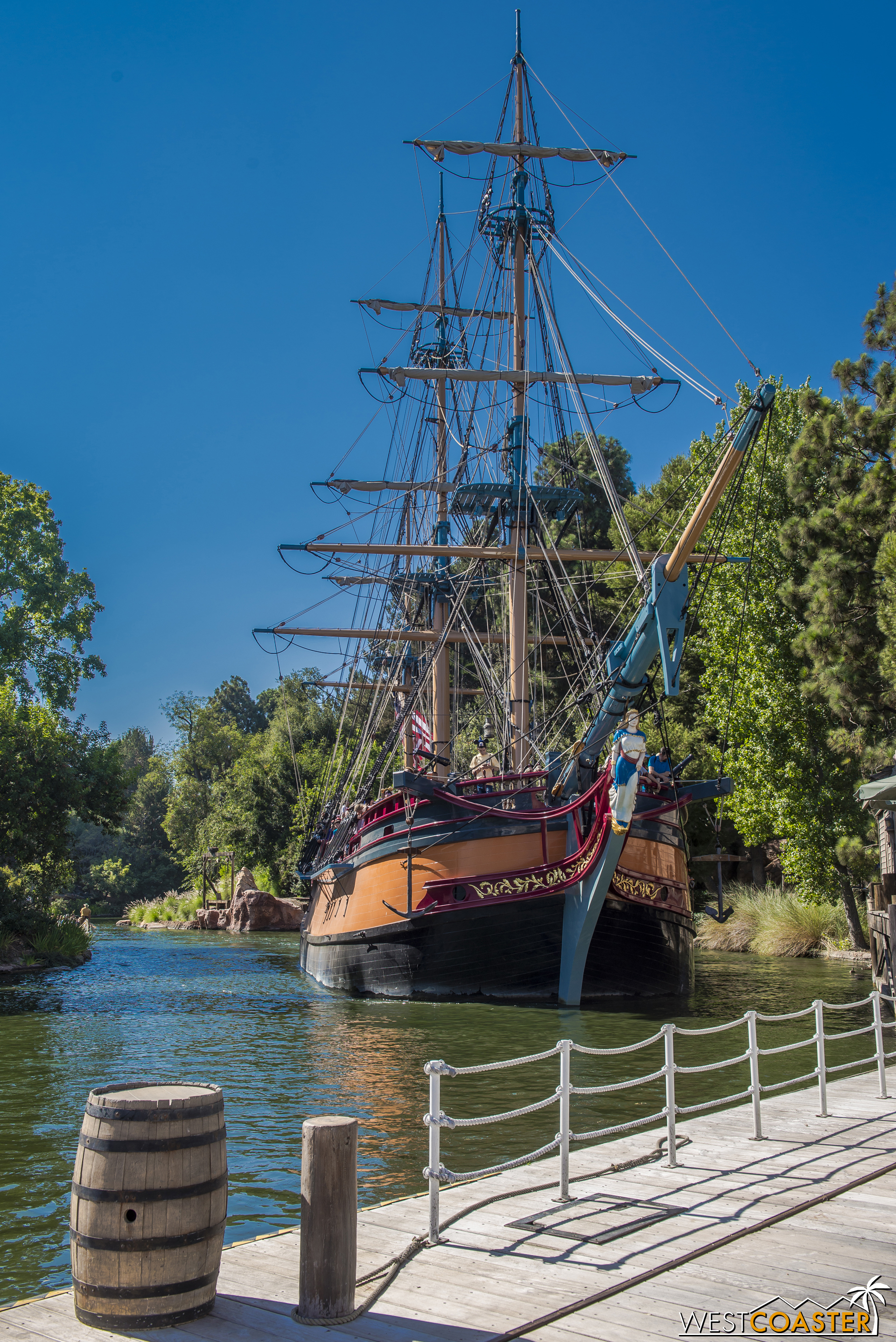  It starts operation later and ends sooner than the Mark Twain, but it's sailing around Tom Sawyer Island! 