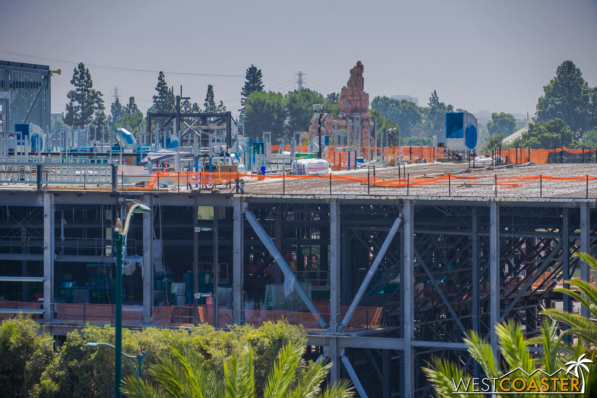  The roof of this building is starting to become a mechanical mess. 