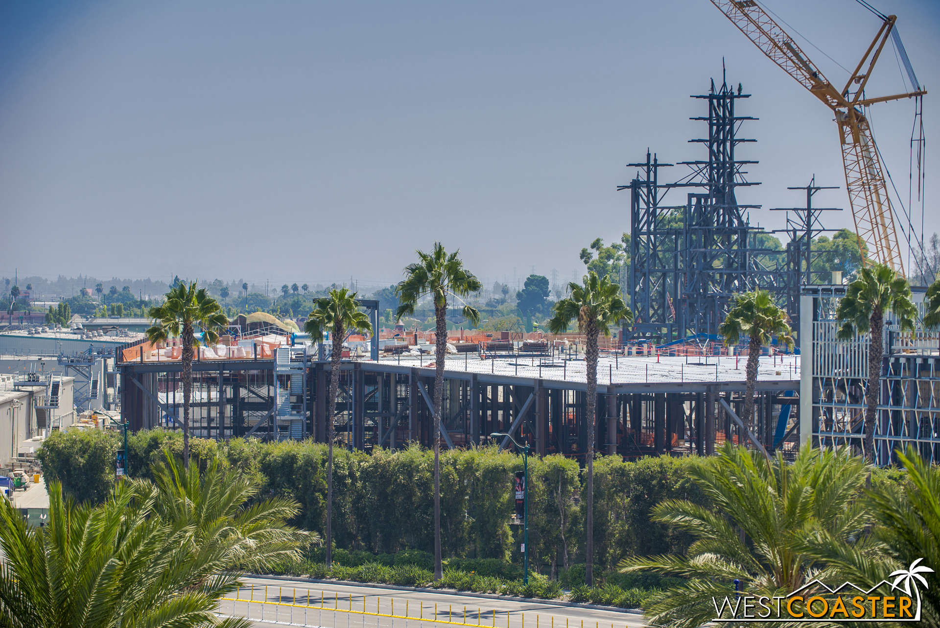  As I mentioned, the big news last week was the topping off of the highest part of the structure in Star Wars: Galaxy's Edge. 
