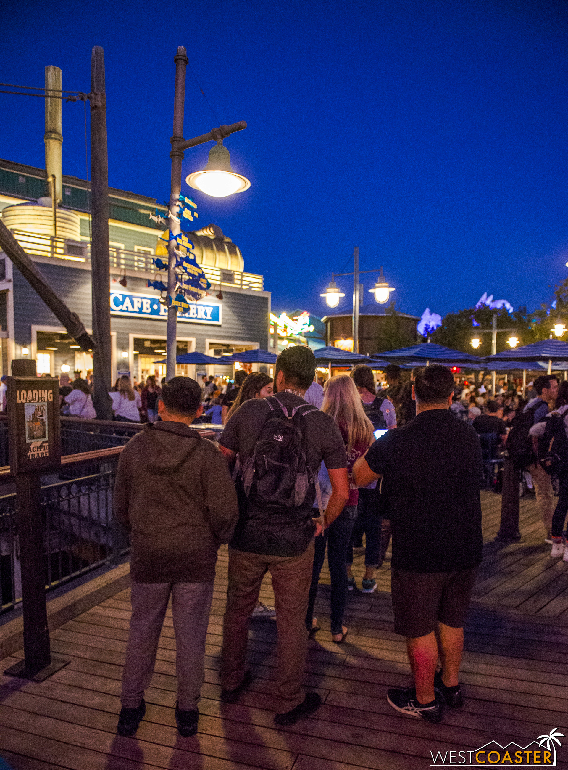  See? Look at this line into the Pacific Wharf Cafe, where you can purchase Choup. &nbsp;It's way out the door and nearing the bridge into Pacific Wharf. &nbsp;If that isn't proof of Choup's greatness, I don't know what is. 