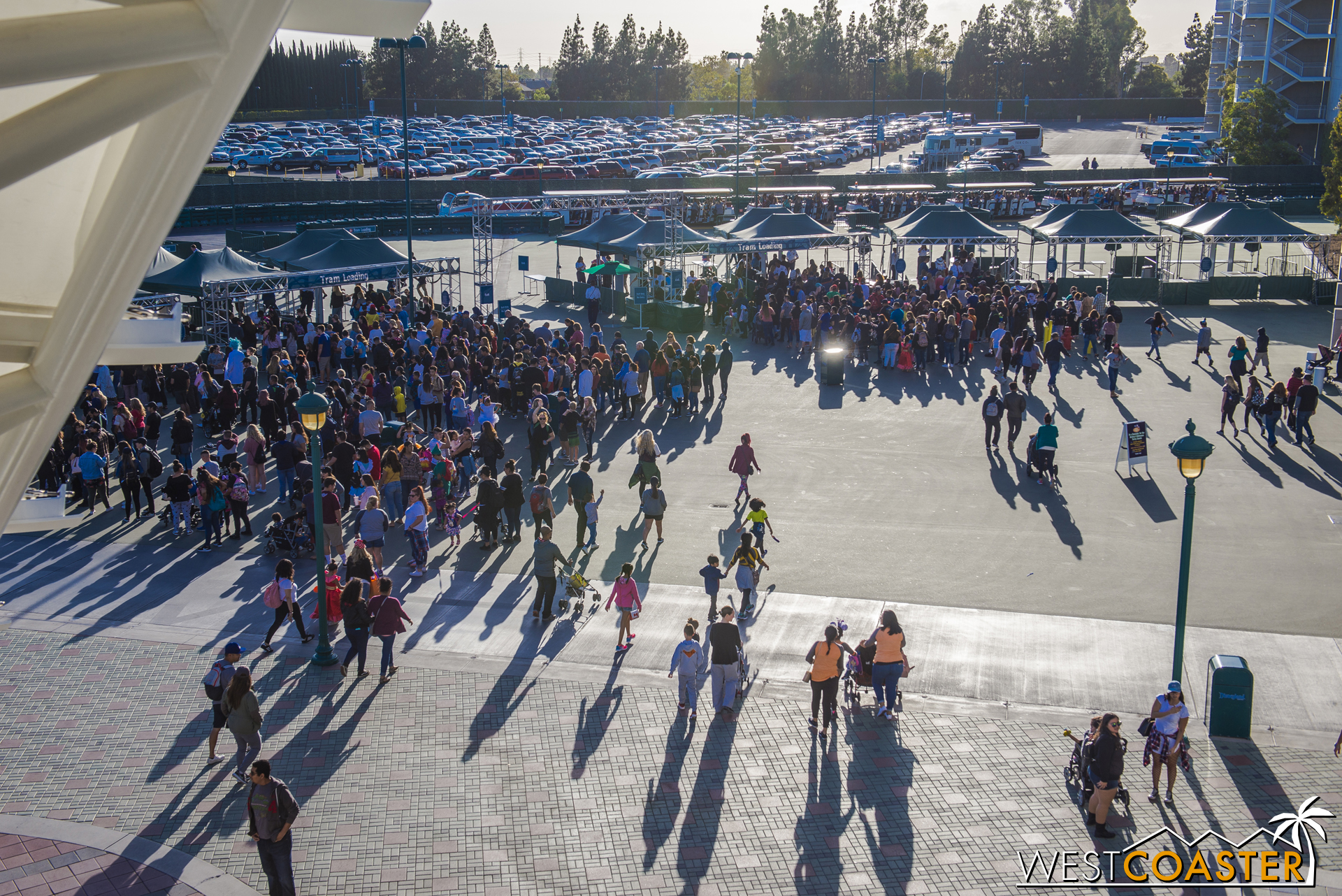  Another Friday afternoon, another mass of crowds at security. 