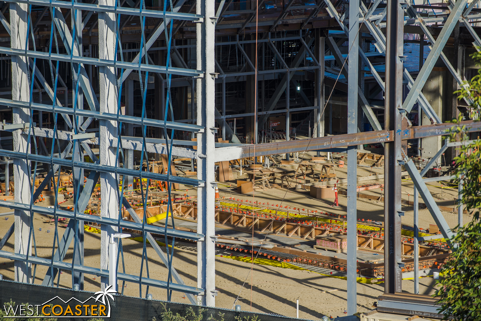  Inside this huge hangar space, they're starting to cast floor elements. 