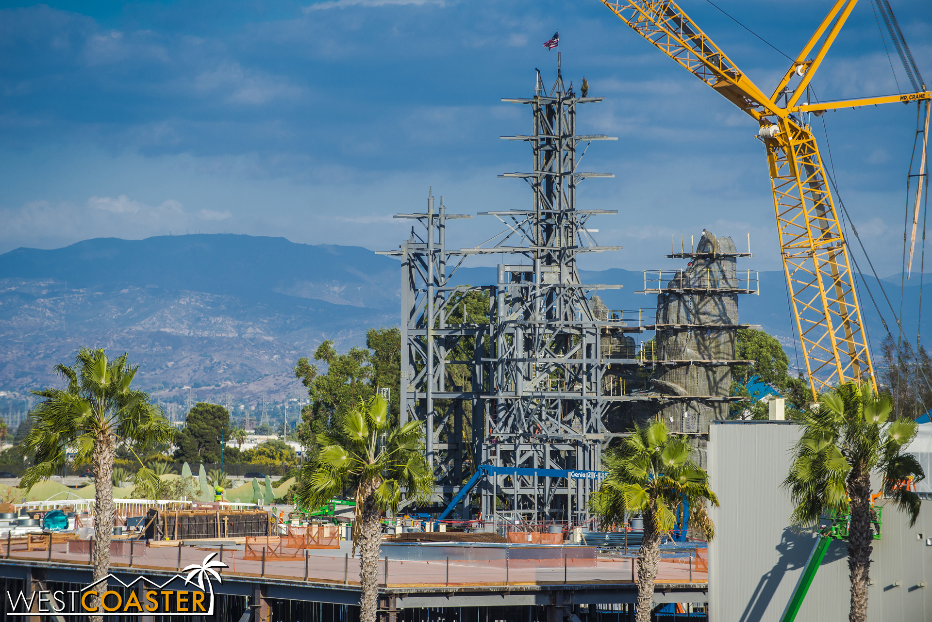  They've also started plastering the mountains that will form the towering backdrop of Galaxy's Edge. &nbsp; 