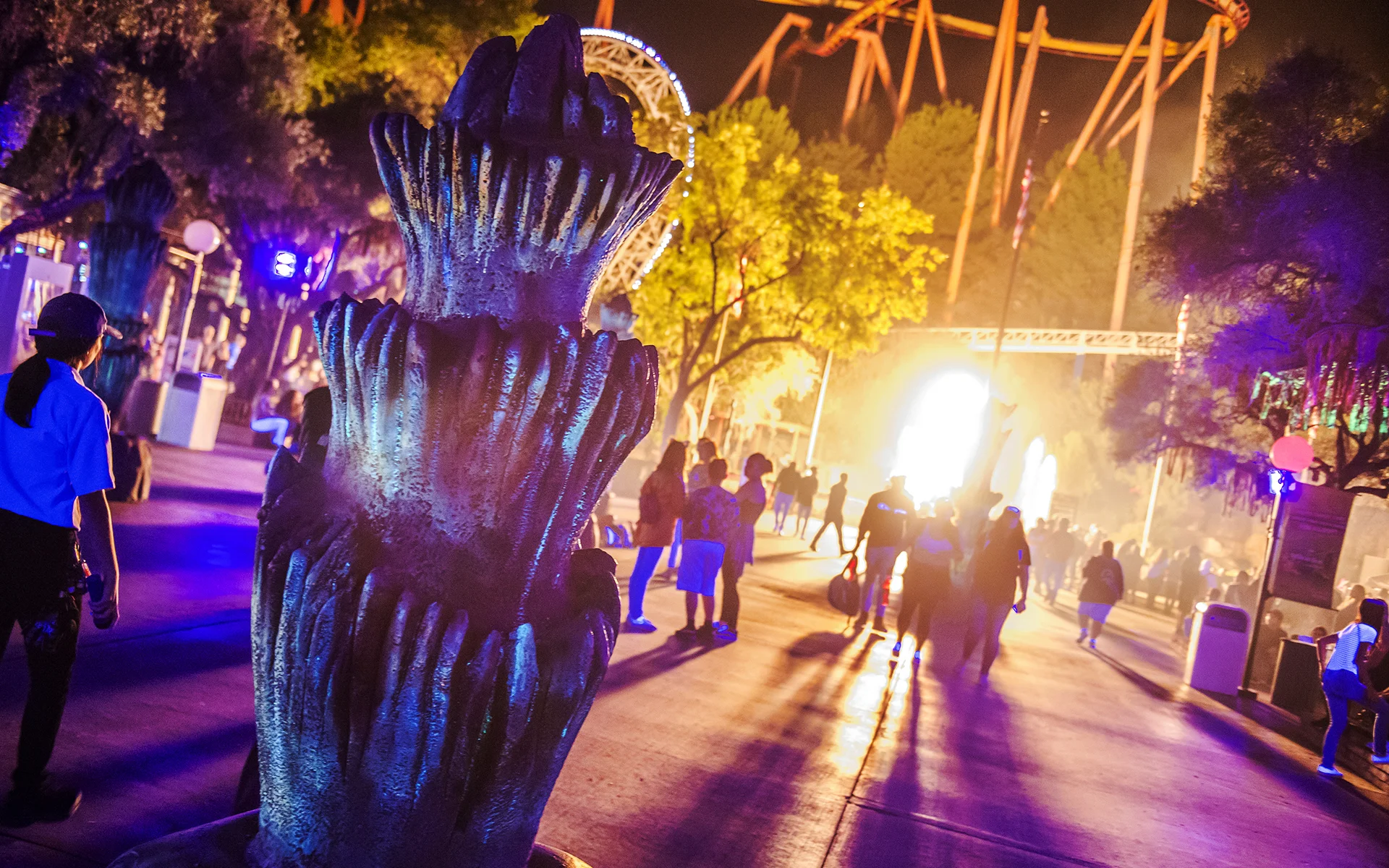 Six Flags Magic Mountain Fright Fest 2017: Scare Zones & Entertainment ...