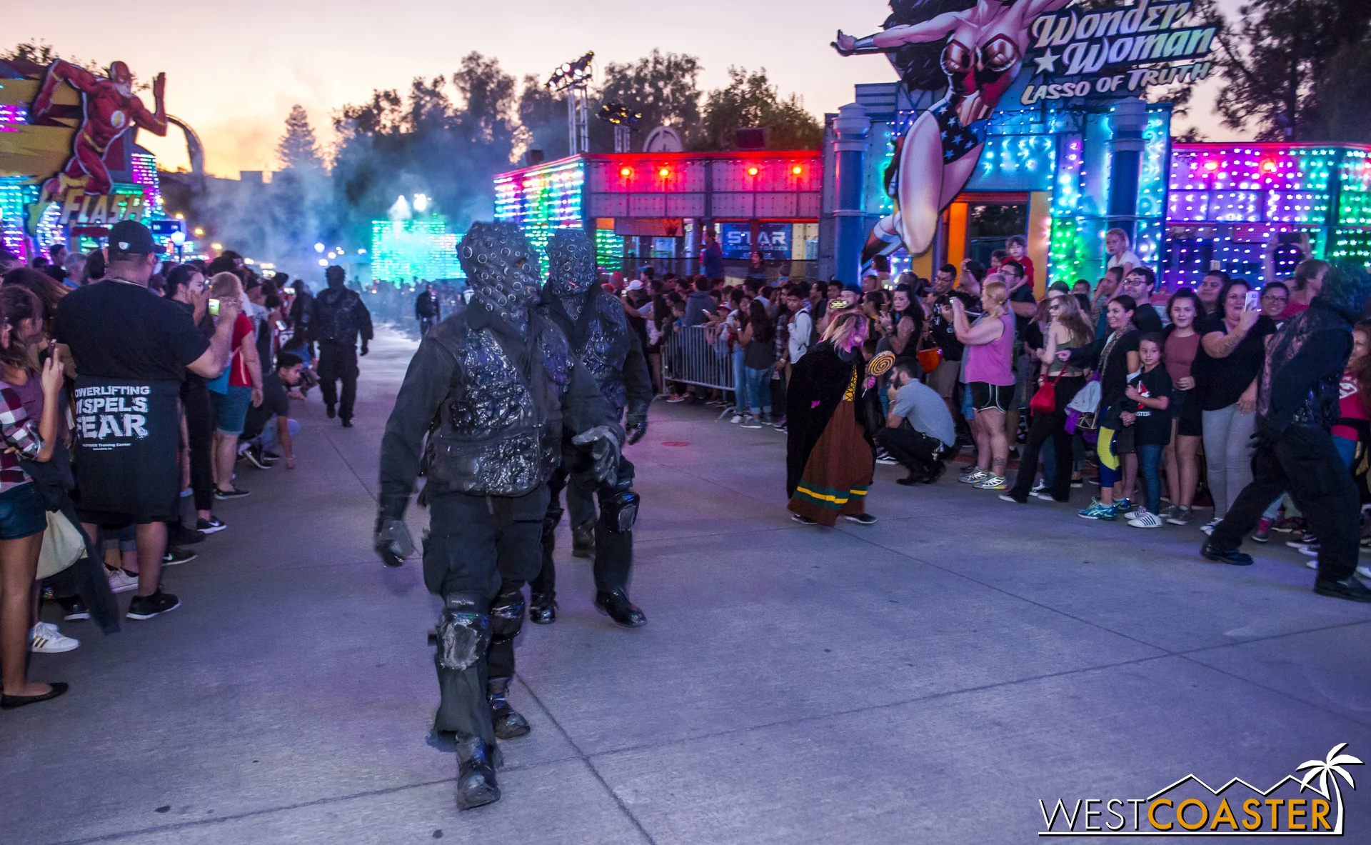 Six Flags Magic Mountain Fright Fest 2017: Scare Zones & Entertainment ...