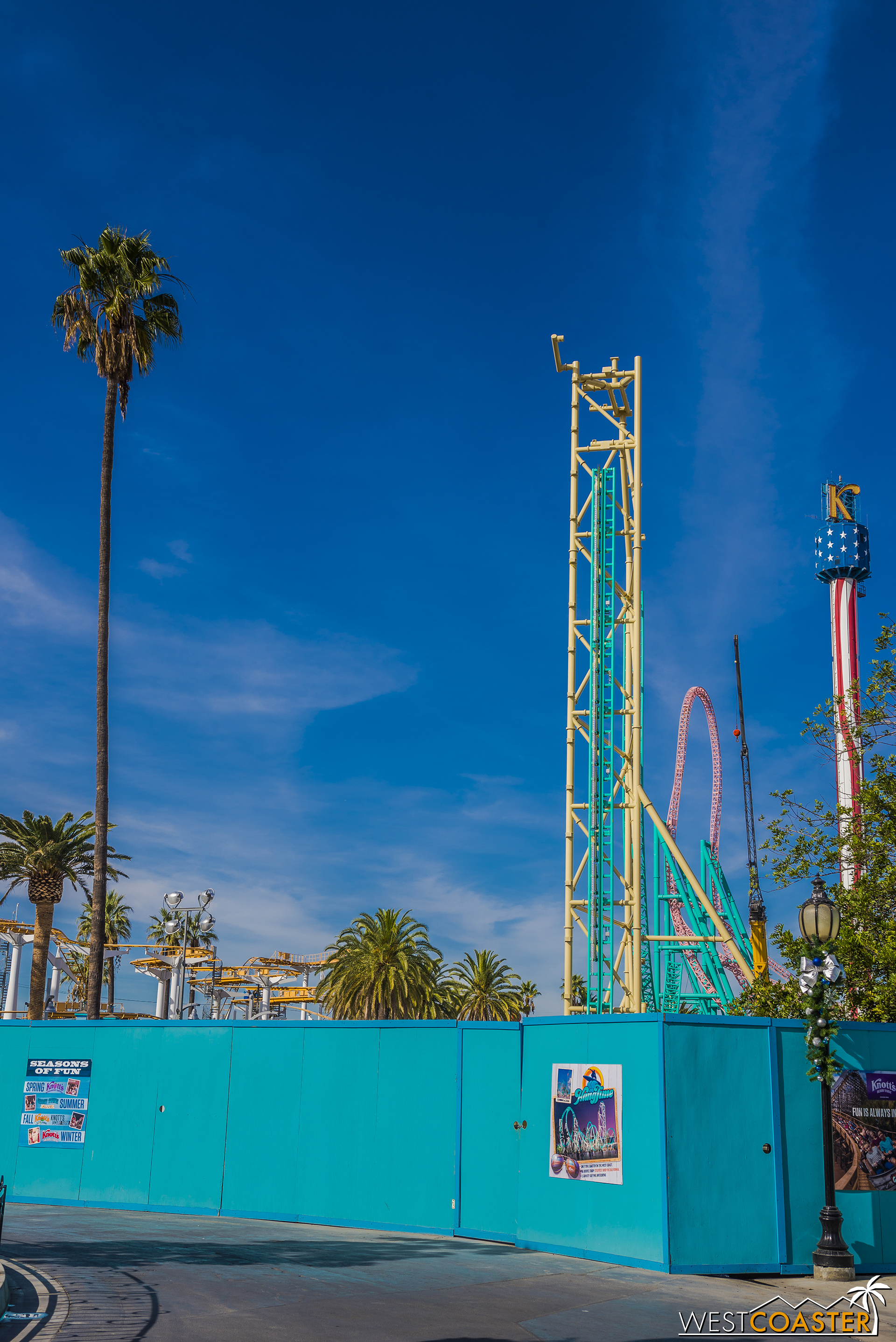  Dayam, there's a pretty tall erection coming out of the Boardwalk at Knott's! 