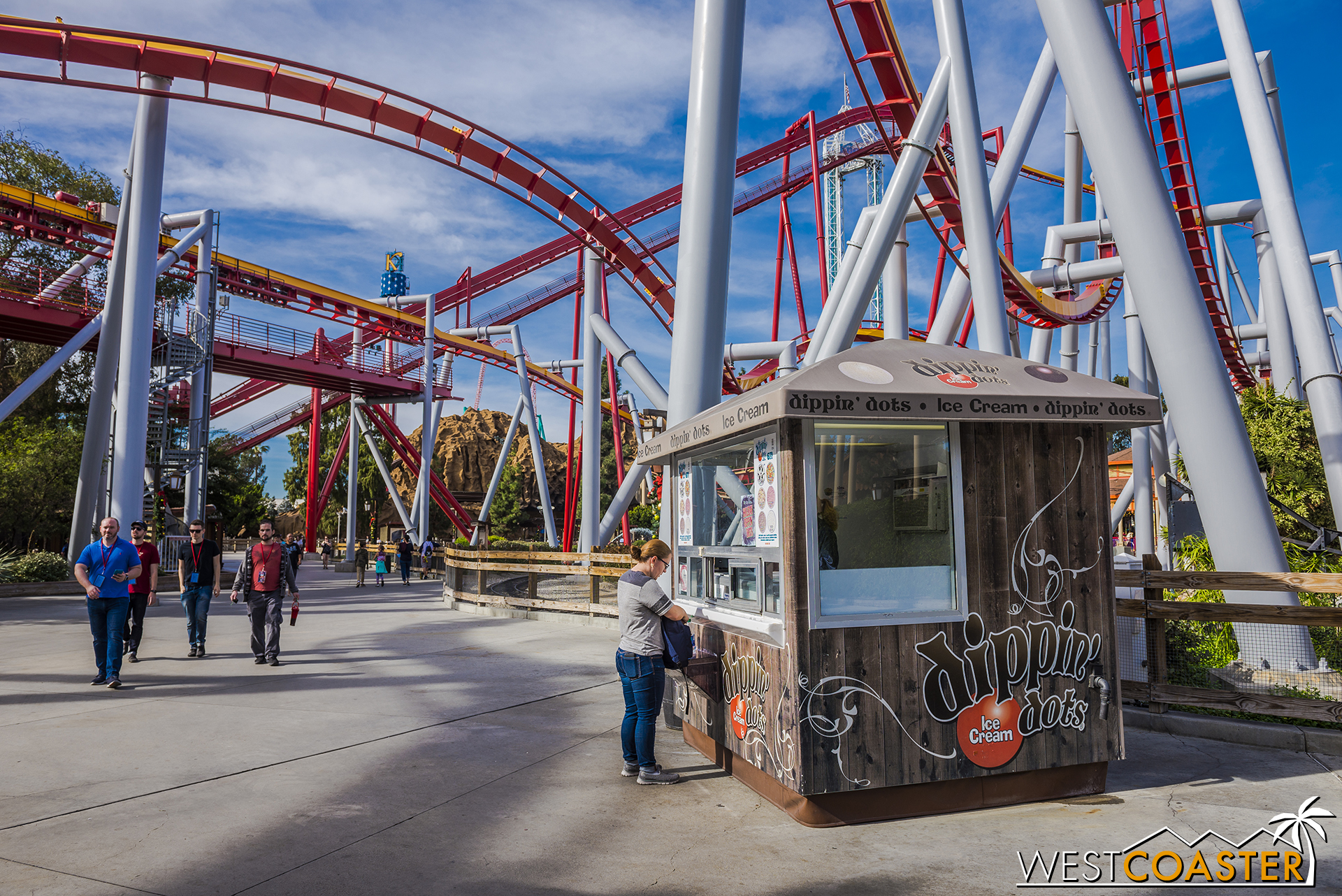  Over in the Silver Bullet Mining Town, there's a new Dippin' Dots stand, for those who didn't want to go to other parts of the park to get their latest park rumors. 