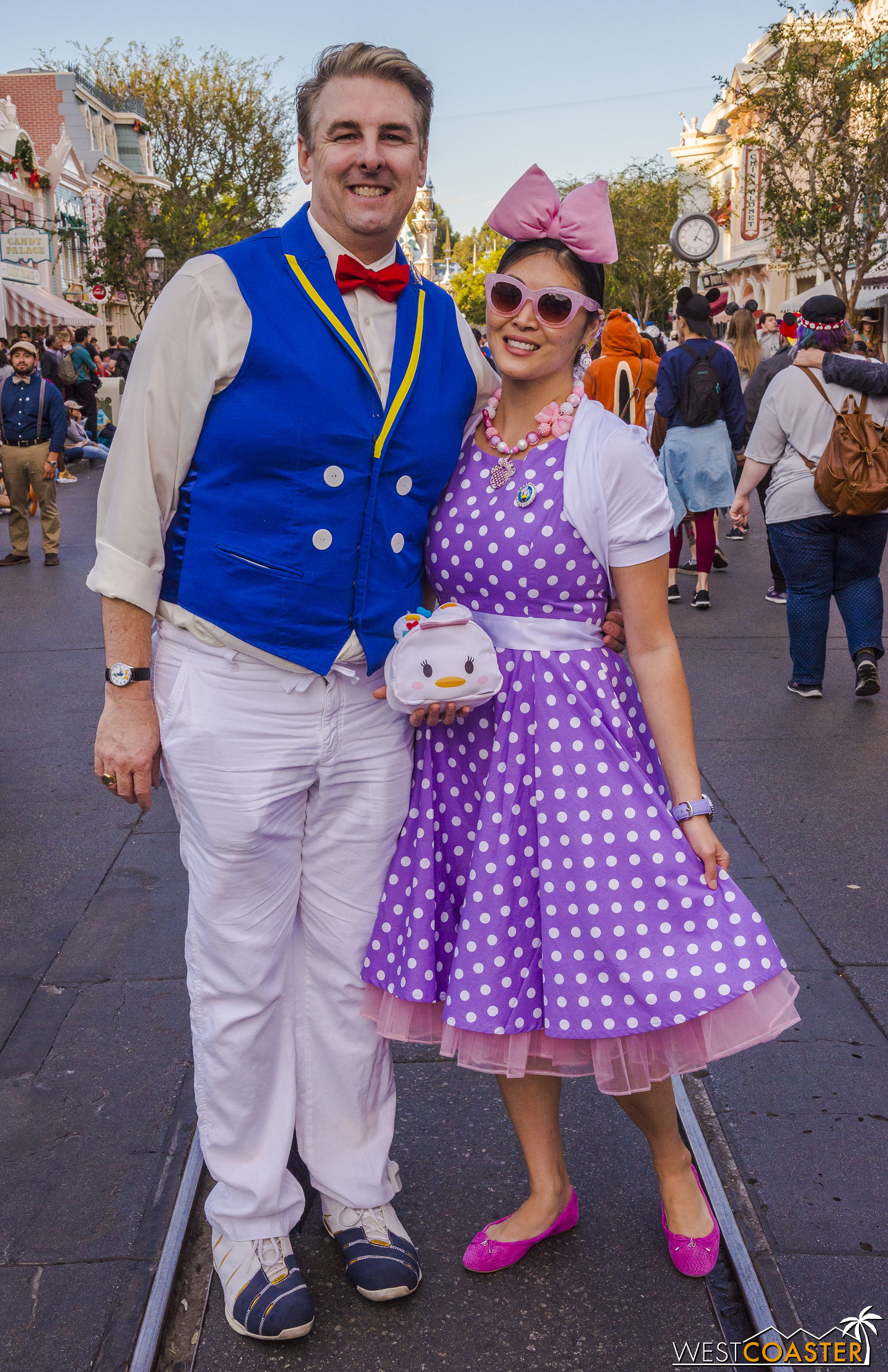  This adorable couple brought a Donald and Daisy spin to things. 