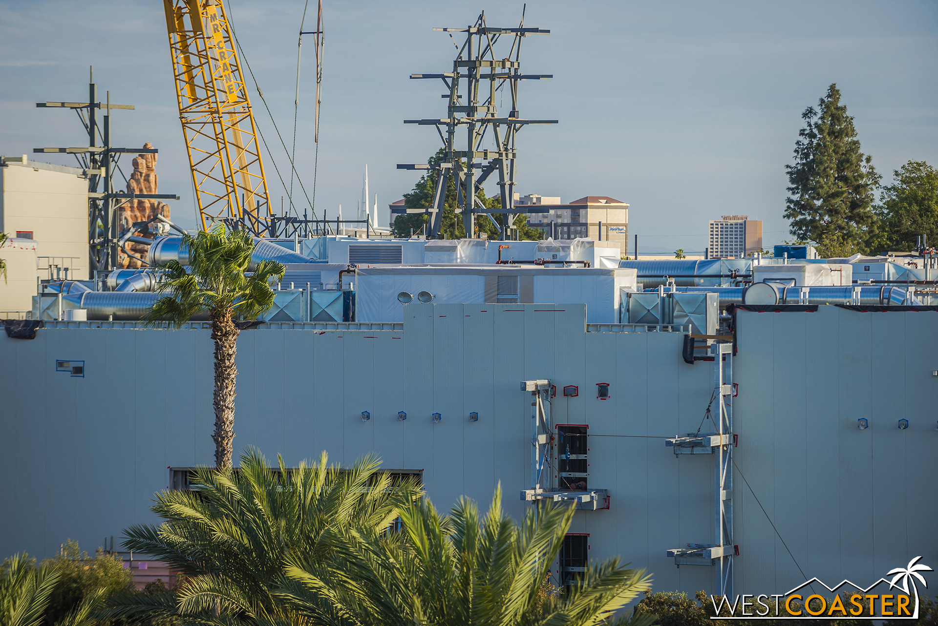  Meanwhile, on the roof, it's duct and package unit city. 