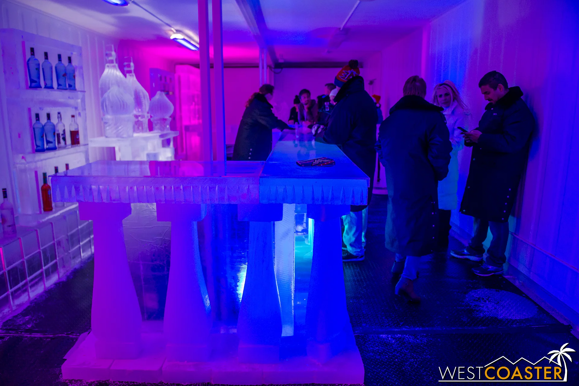 Chill-17_1215-IceBar-0000a.jpg