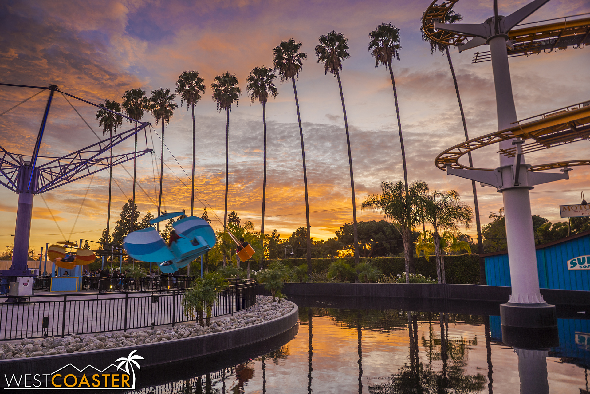  Late November and through December tends to correspond with more dramatic sunsets in Southern California. 