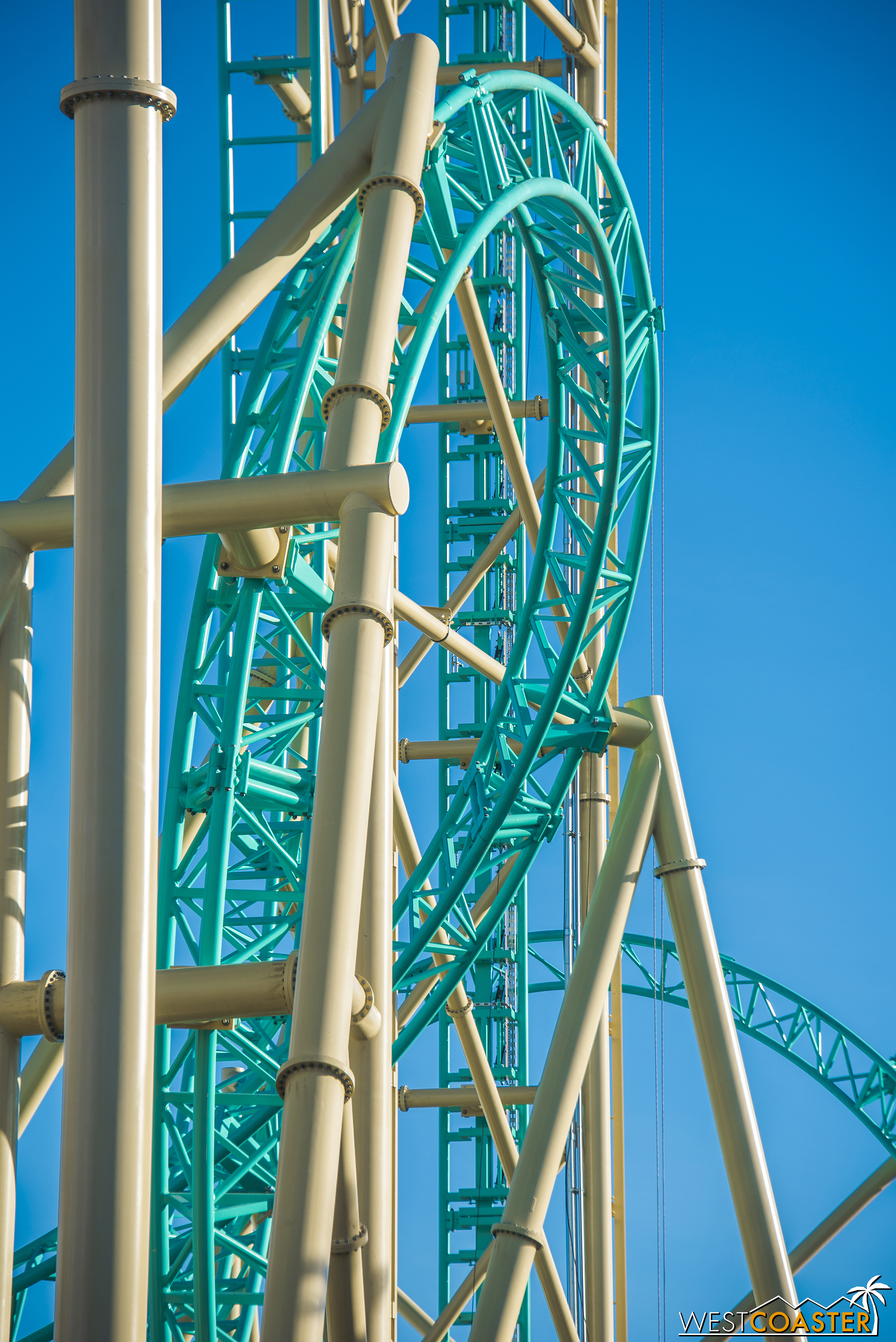  There will be a lot of great angles for close-up roller coaster shots with HangTime! 