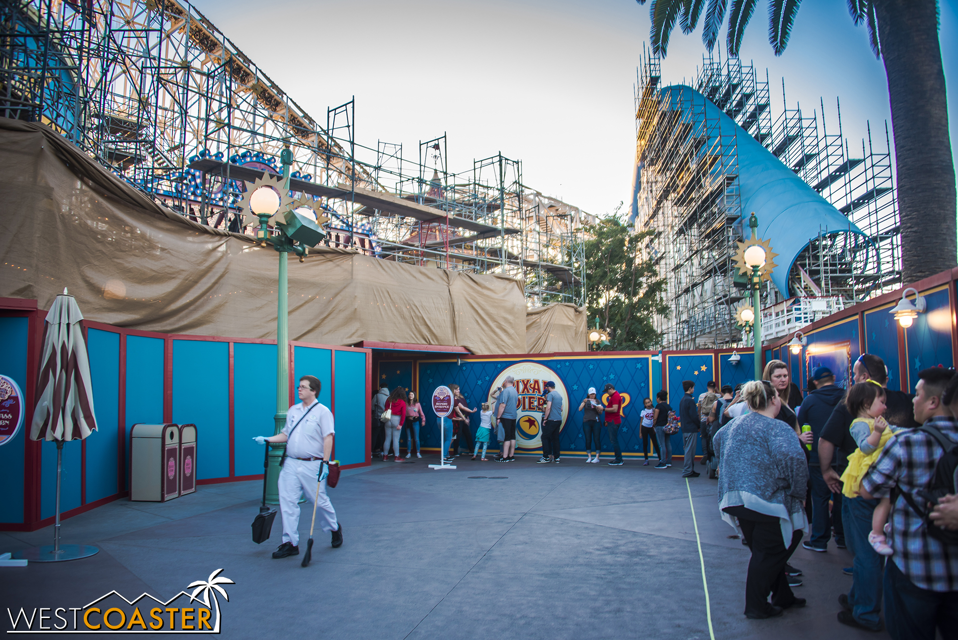  Toy Story Midway Mania remains open during this transformation as well. 