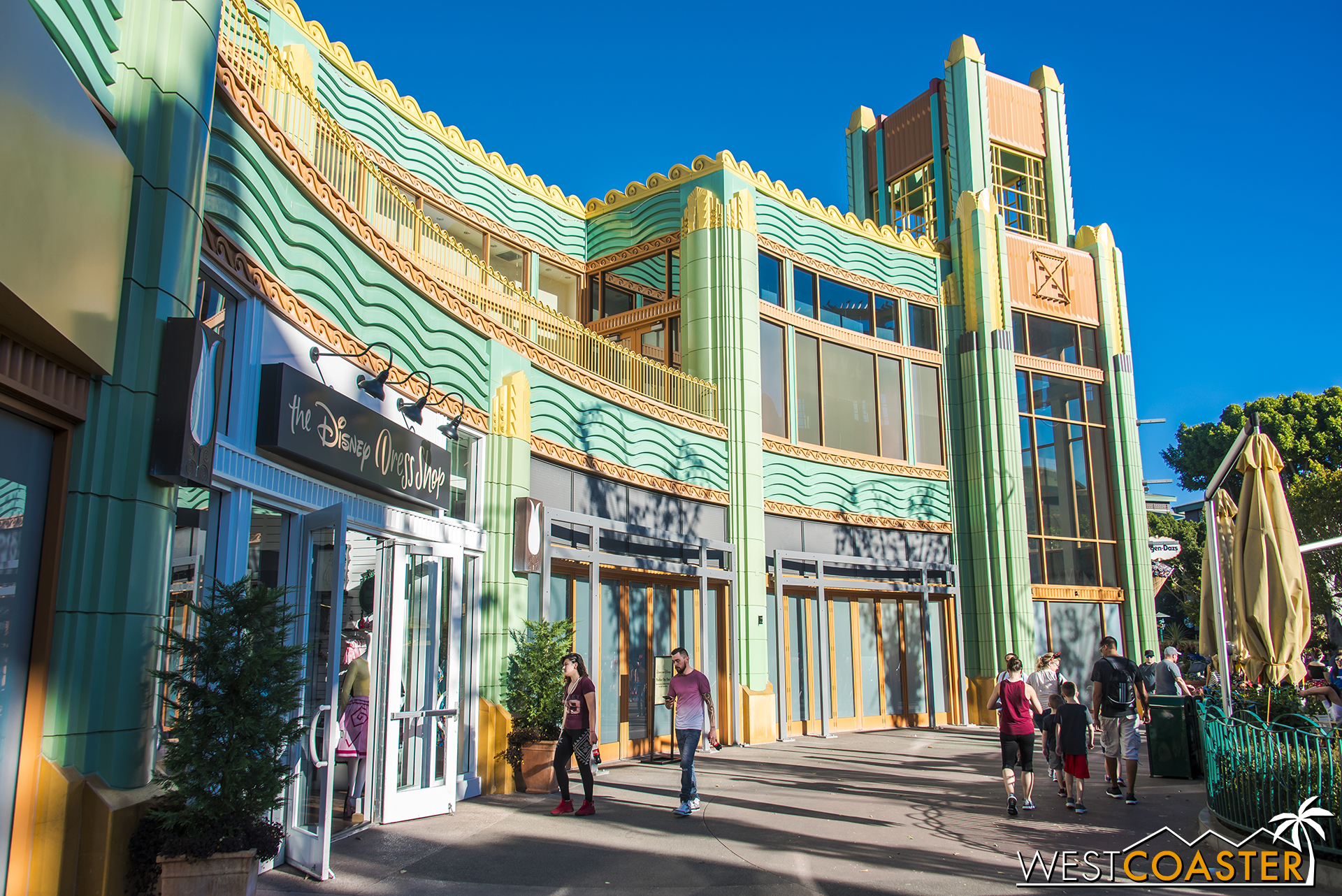  Based on the concept art, it appears this will include an outdoor second floor patio above The Disney Dress Shop. 