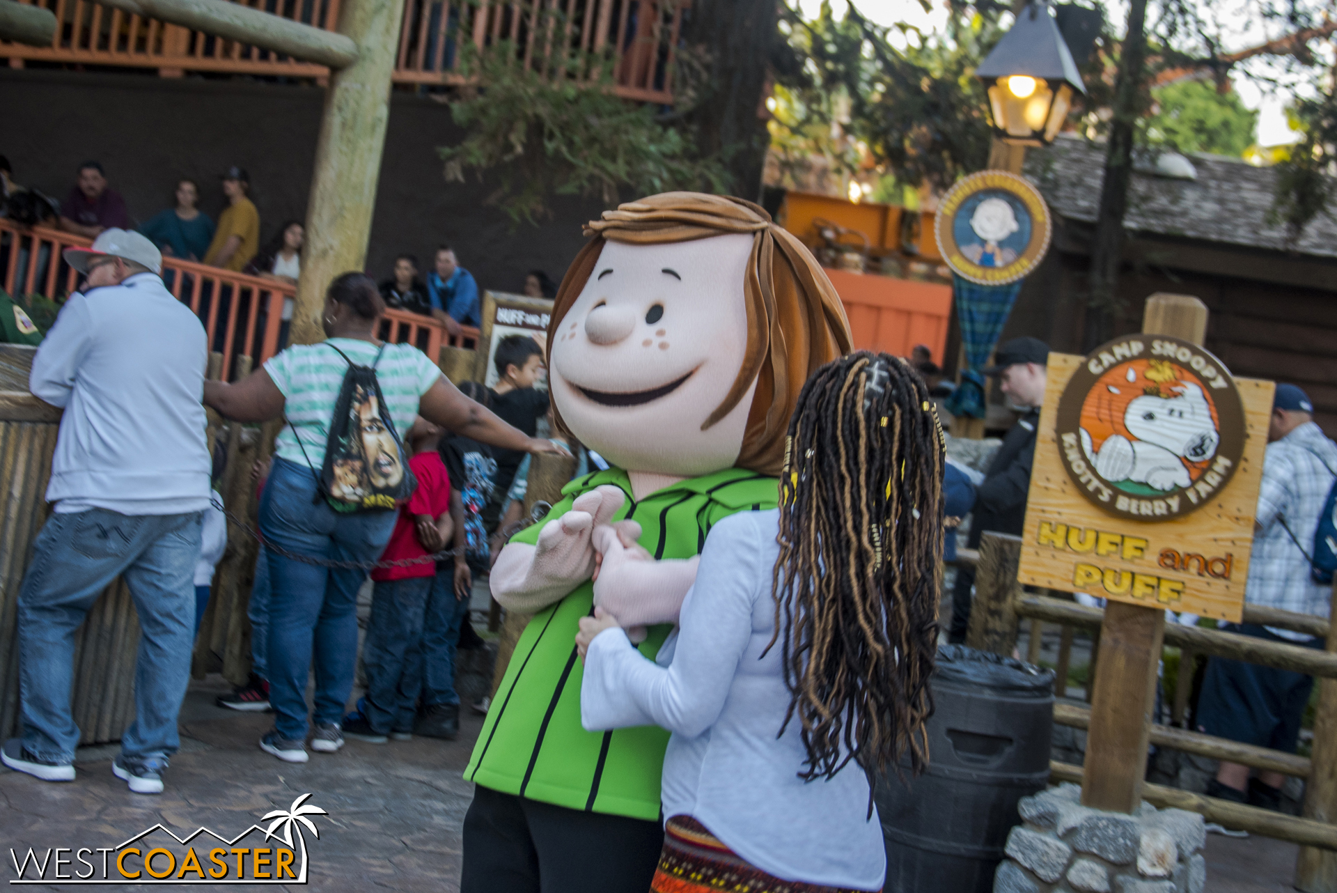  Guests can meet an assortment of Peanuts characters, from the popular folks to even secondary characters like Peppermint Patty. 