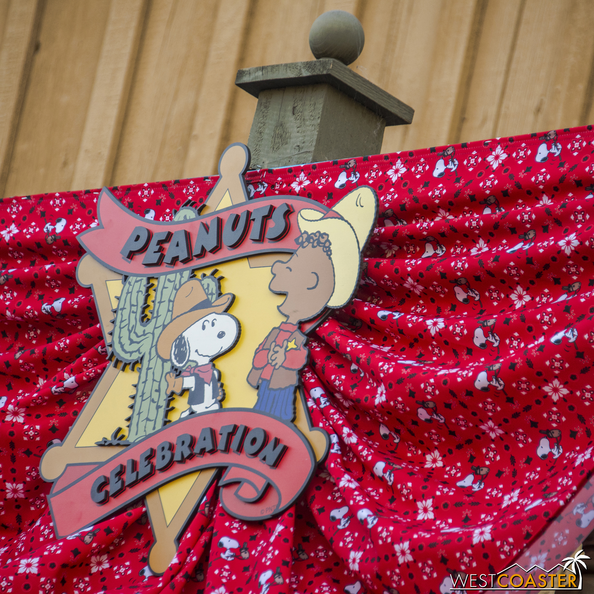  More decorations, this one in Ghost Town. 