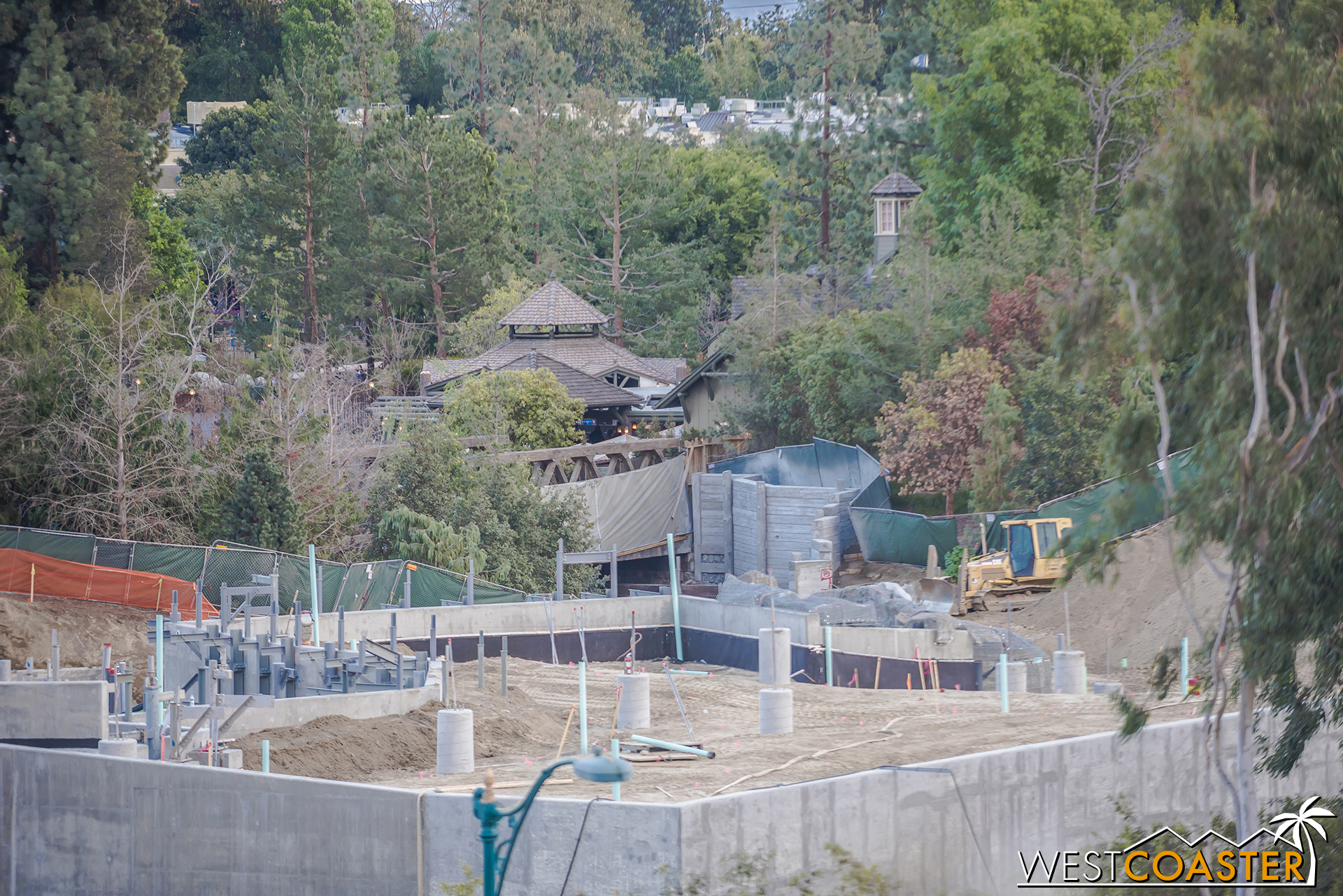  Minor bits of progress, like the retaining wall on the right getting painting and aging. 