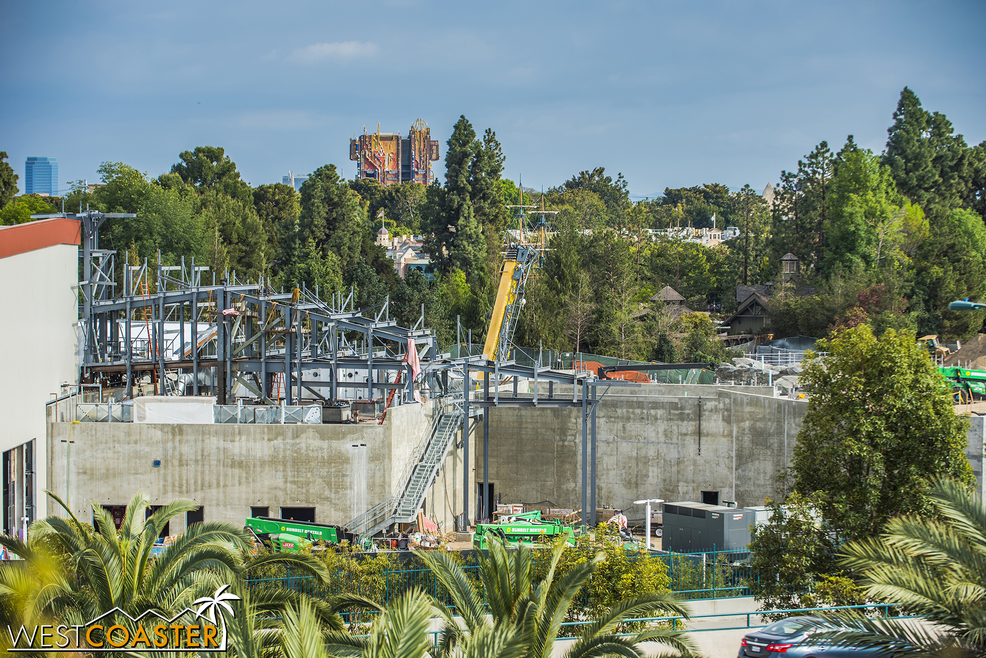  More noticeable development is happening over here at the southwest end of Galaxy's Edge. 