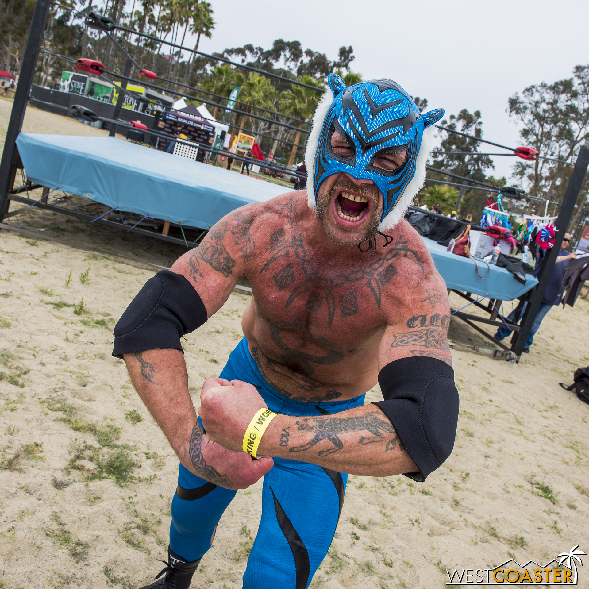  Have you ever met an Australian luchador?&nbsp; Well, here's one. 