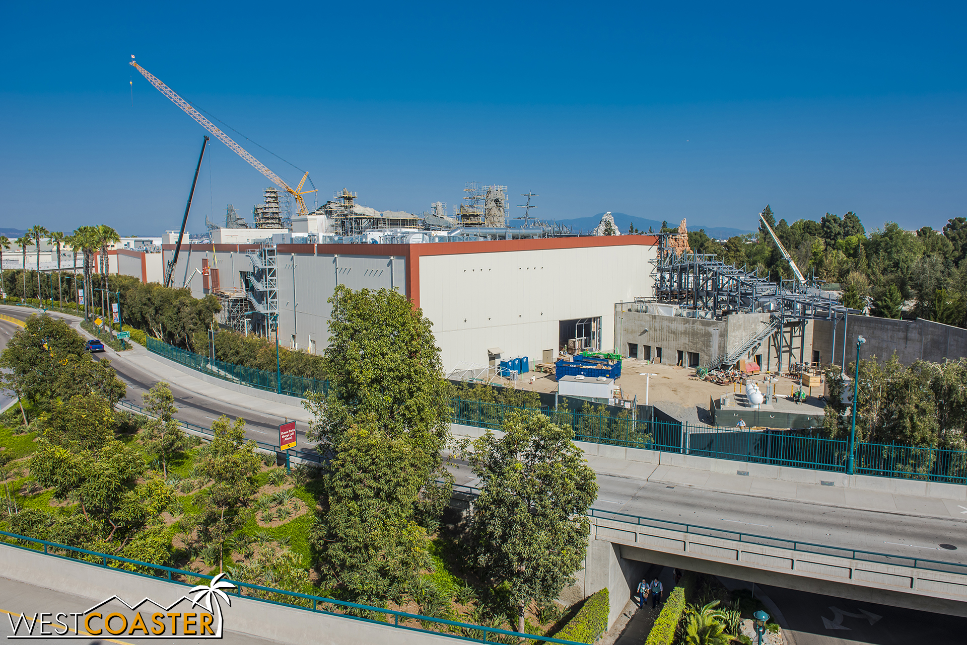  Time for another overview panorama of "Star Wars" Land! 